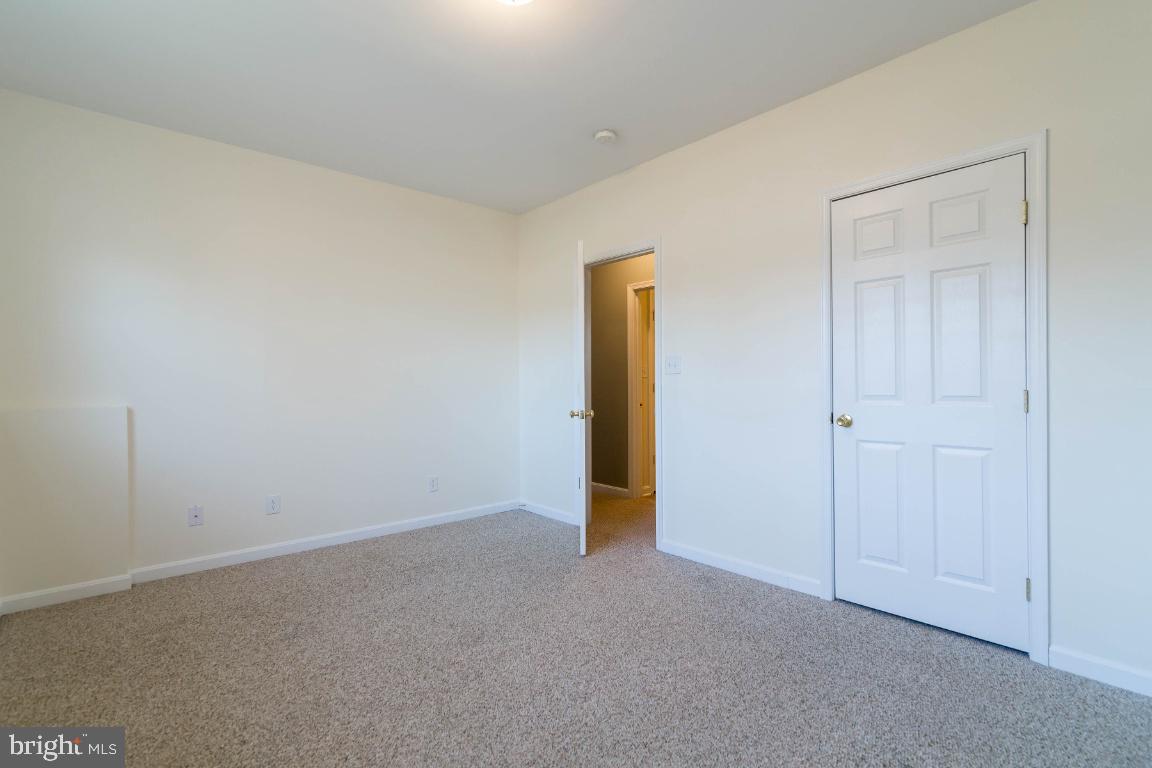 LAKE CAROLINE - Residential