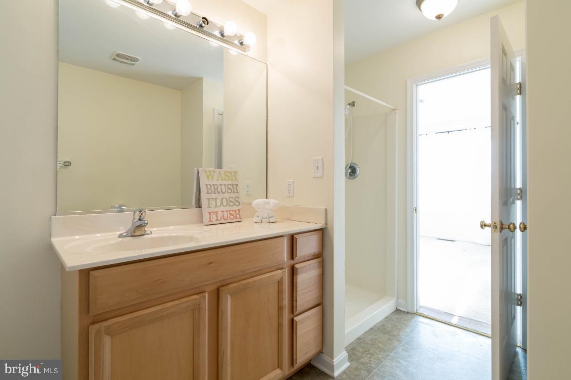 LAKE CAROLINE - Residential