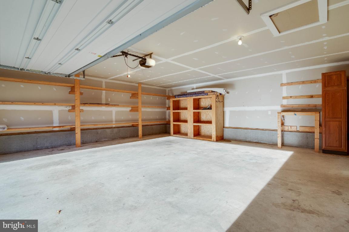 LAKE CAROLINE - Residential