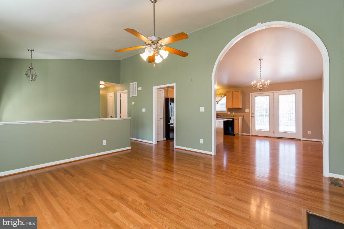 LAKE CAROLINE - Residential