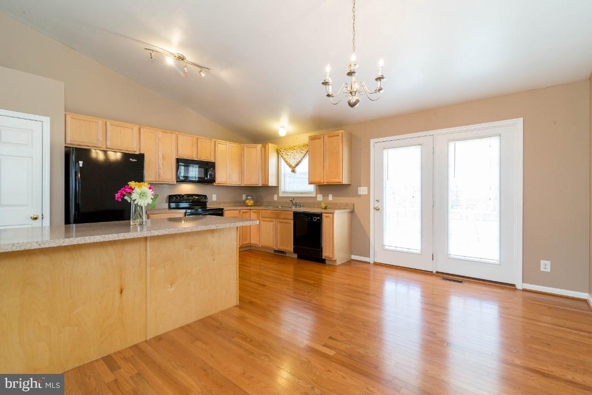 LAKE CAROLINE - Residential