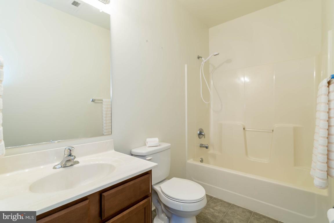 LAKE CAROLINE - Residential