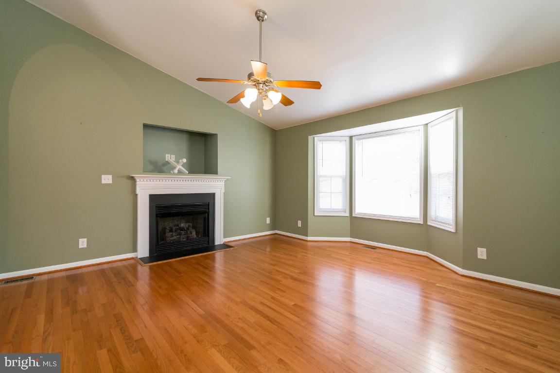 LAKE CAROLINE - Residential