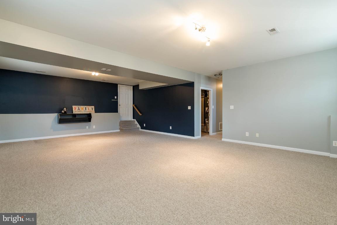 LAKE CAROLINE - Residential