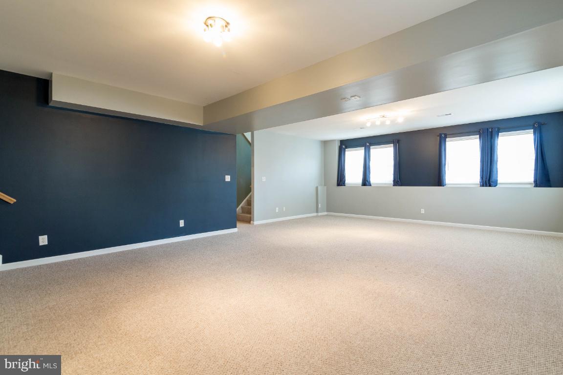 LAKE CAROLINE - Residential