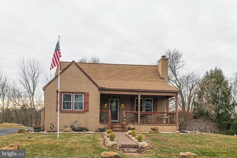 Photo of 1062 W Meadowbrook Road, POTTSTOWN, PA 19465 (MLS # PACT2116084)