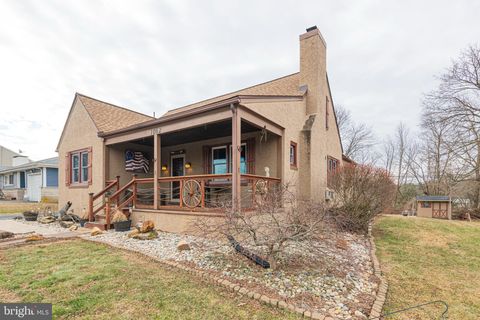 1062 W MEADOWBROOK ROAD POTTSTOWN PA 19465