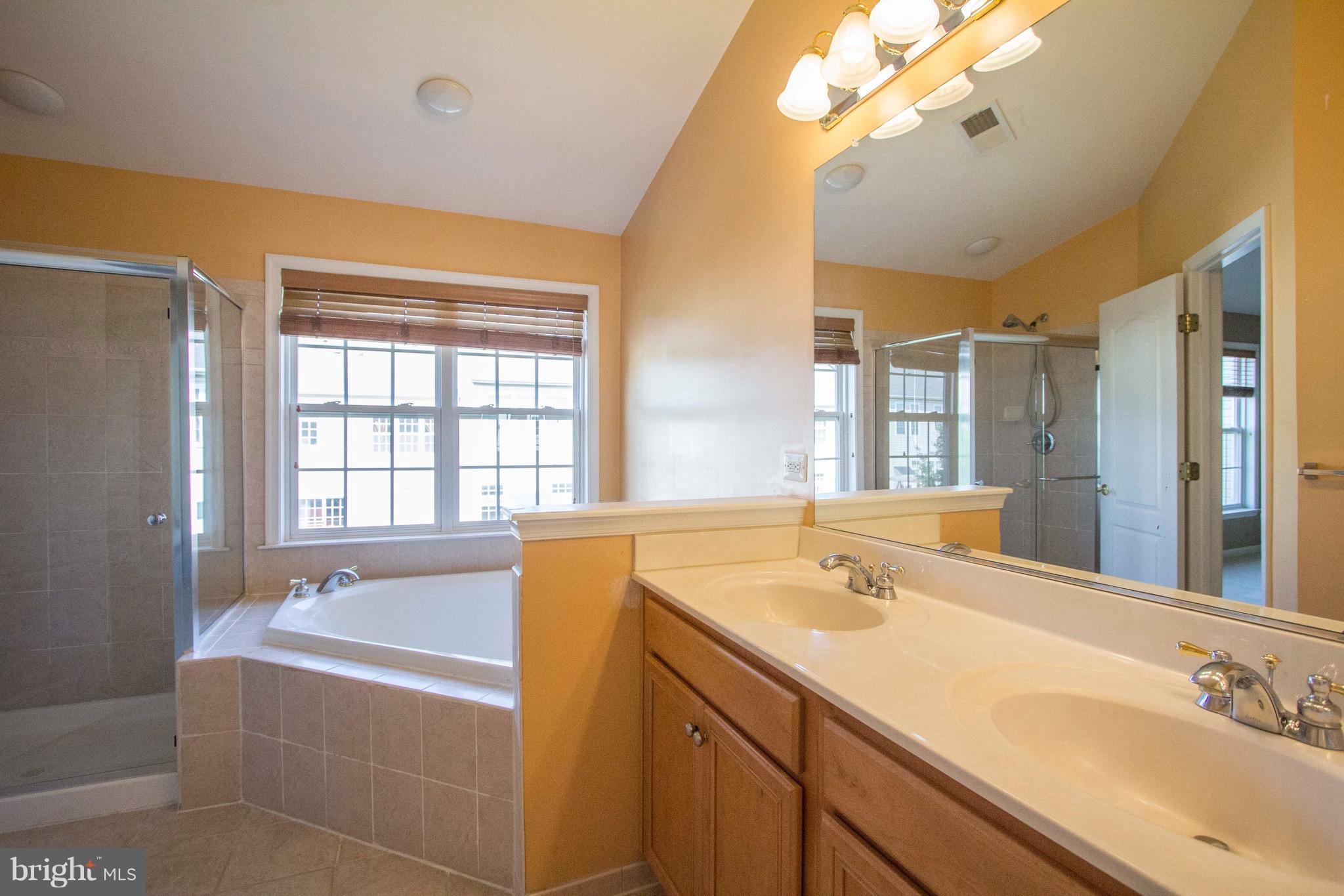 BROADLANDS SOUTH - Residential Lease