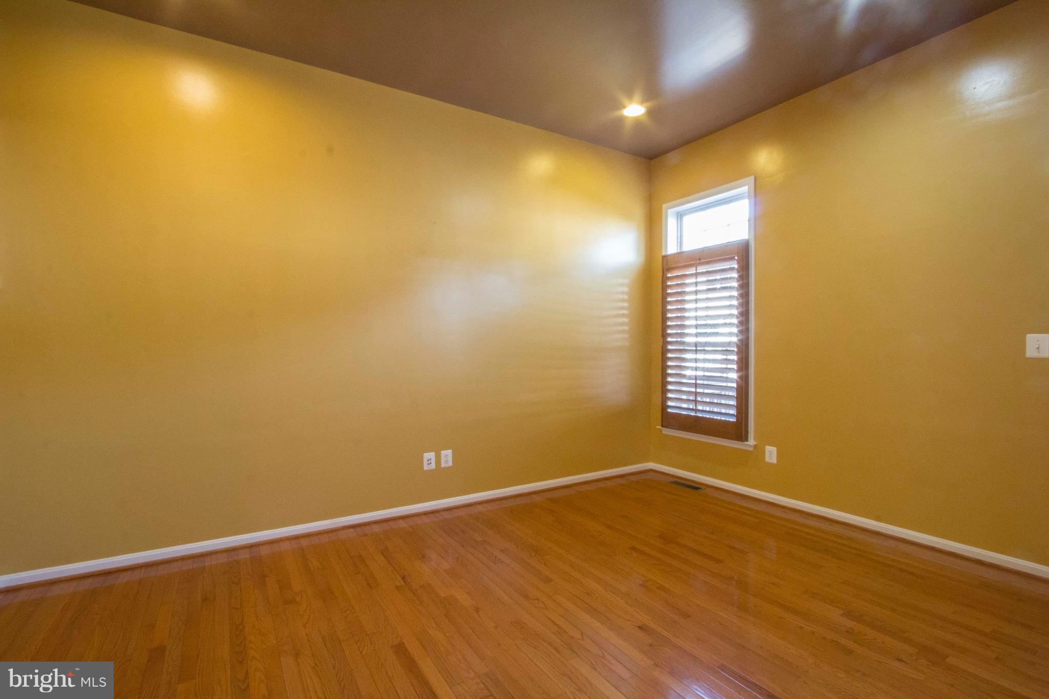 BROADLANDS SOUTH - Residential Lease