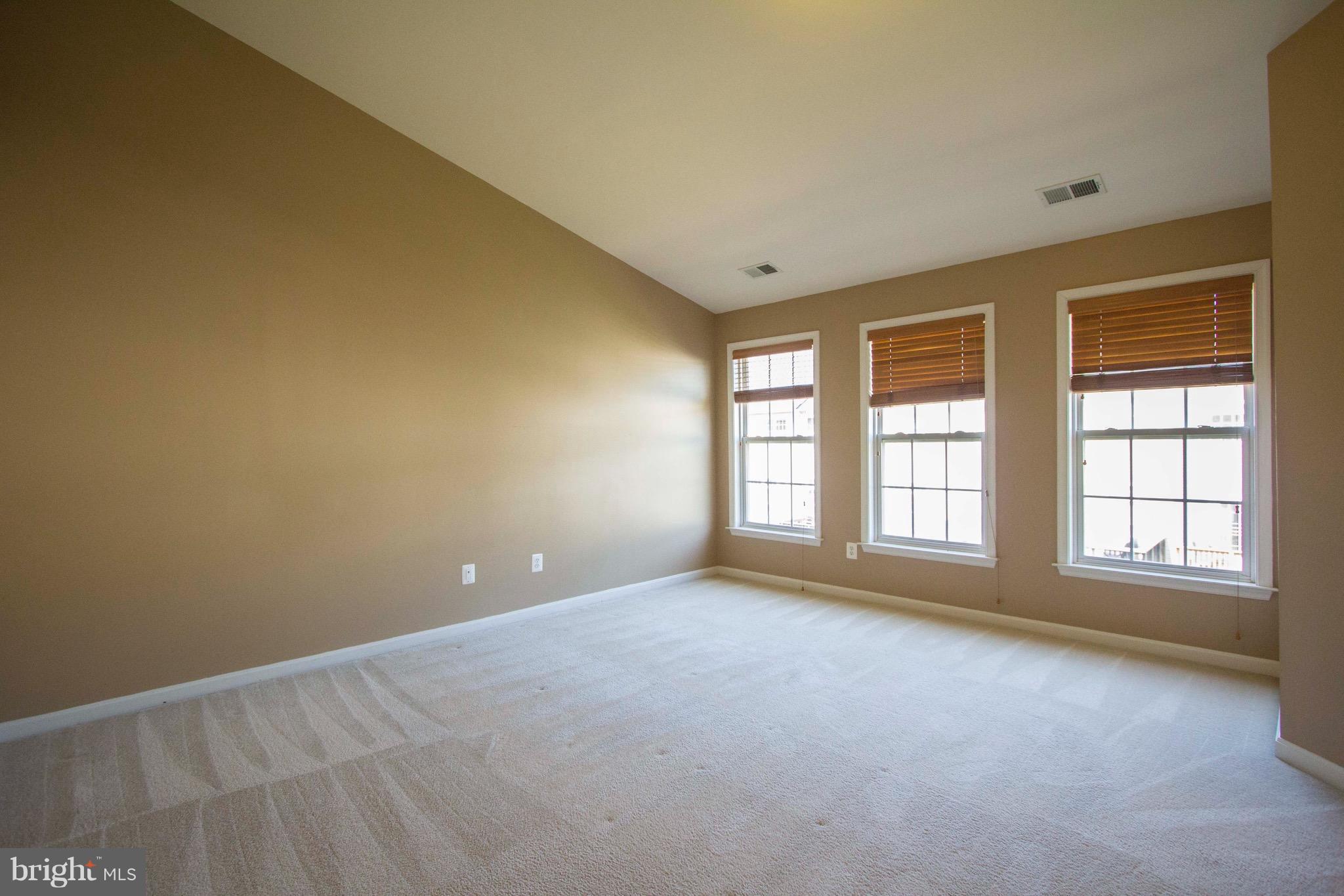 BROADLANDS SOUTH - Residential Lease