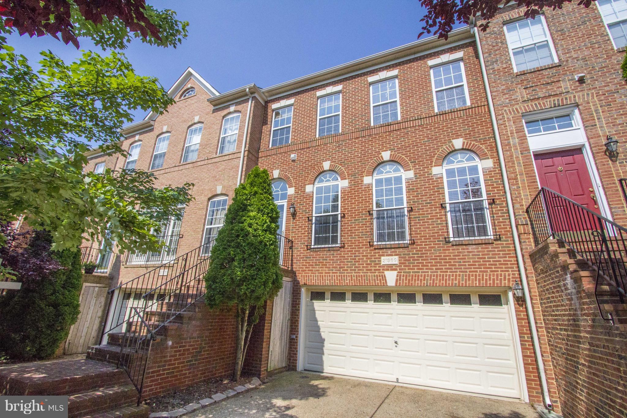 BROADLANDS SOUTH - Residential Lease