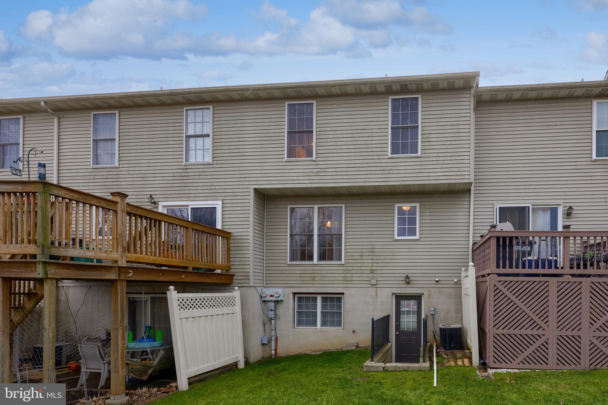 HAMPTON CHASE - Residential