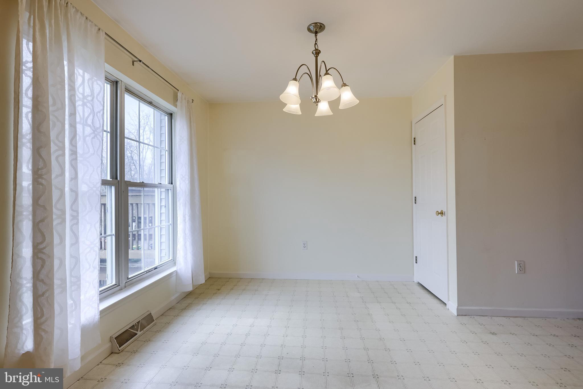 HAMPTON CHASE - Residential