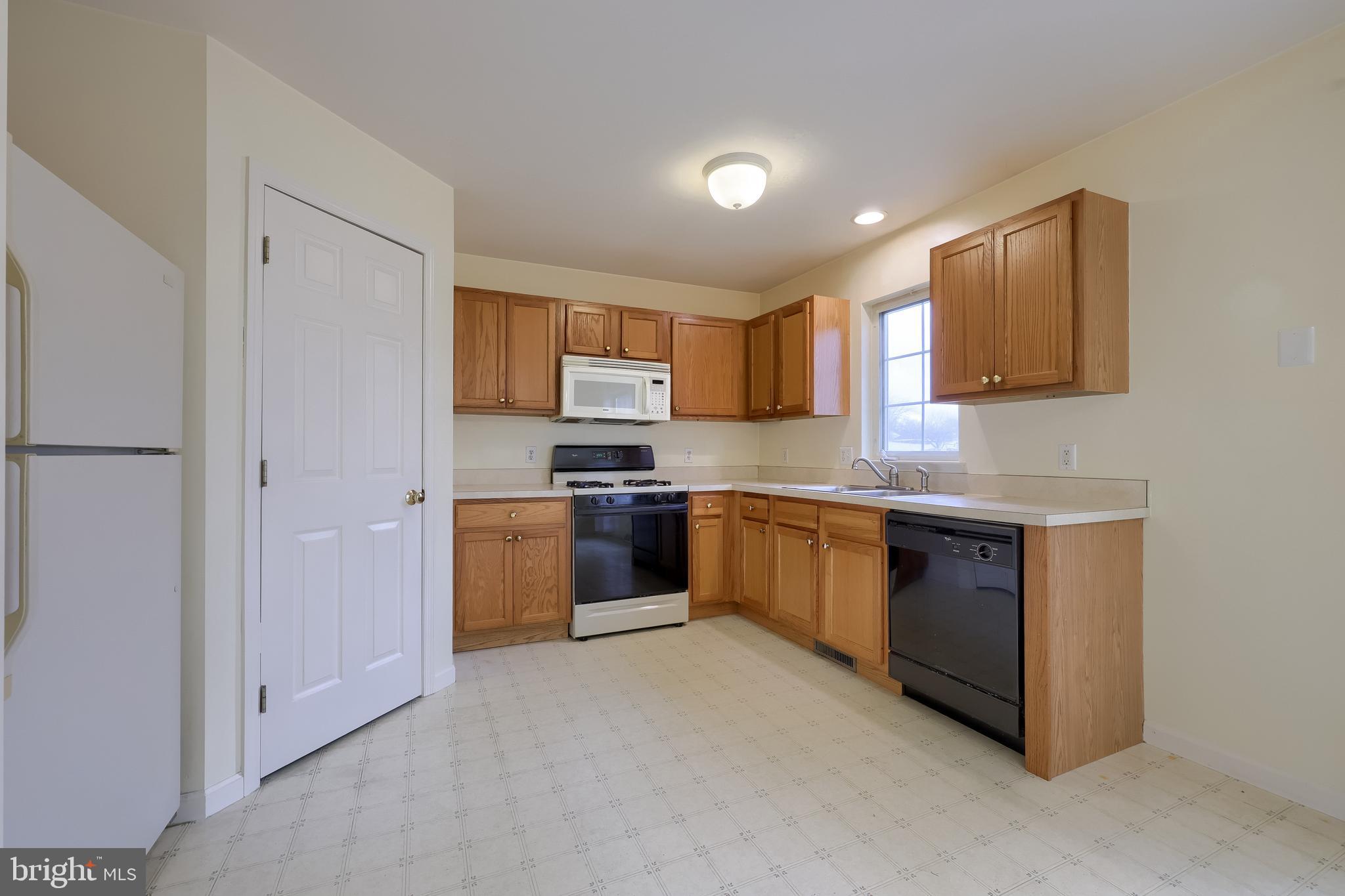 HAMPTON CHASE - Residential