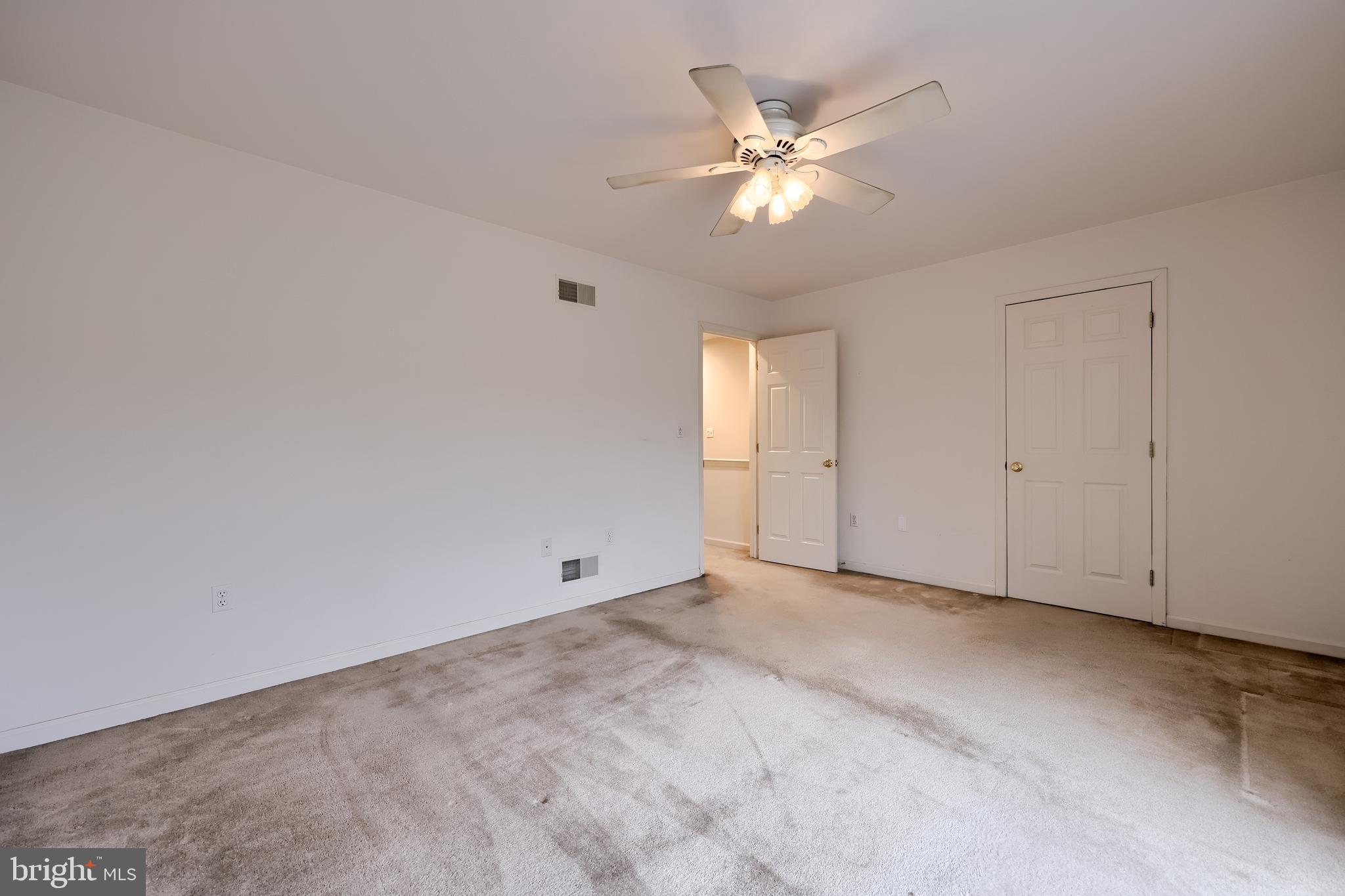 HAMPTON CHASE - Residential