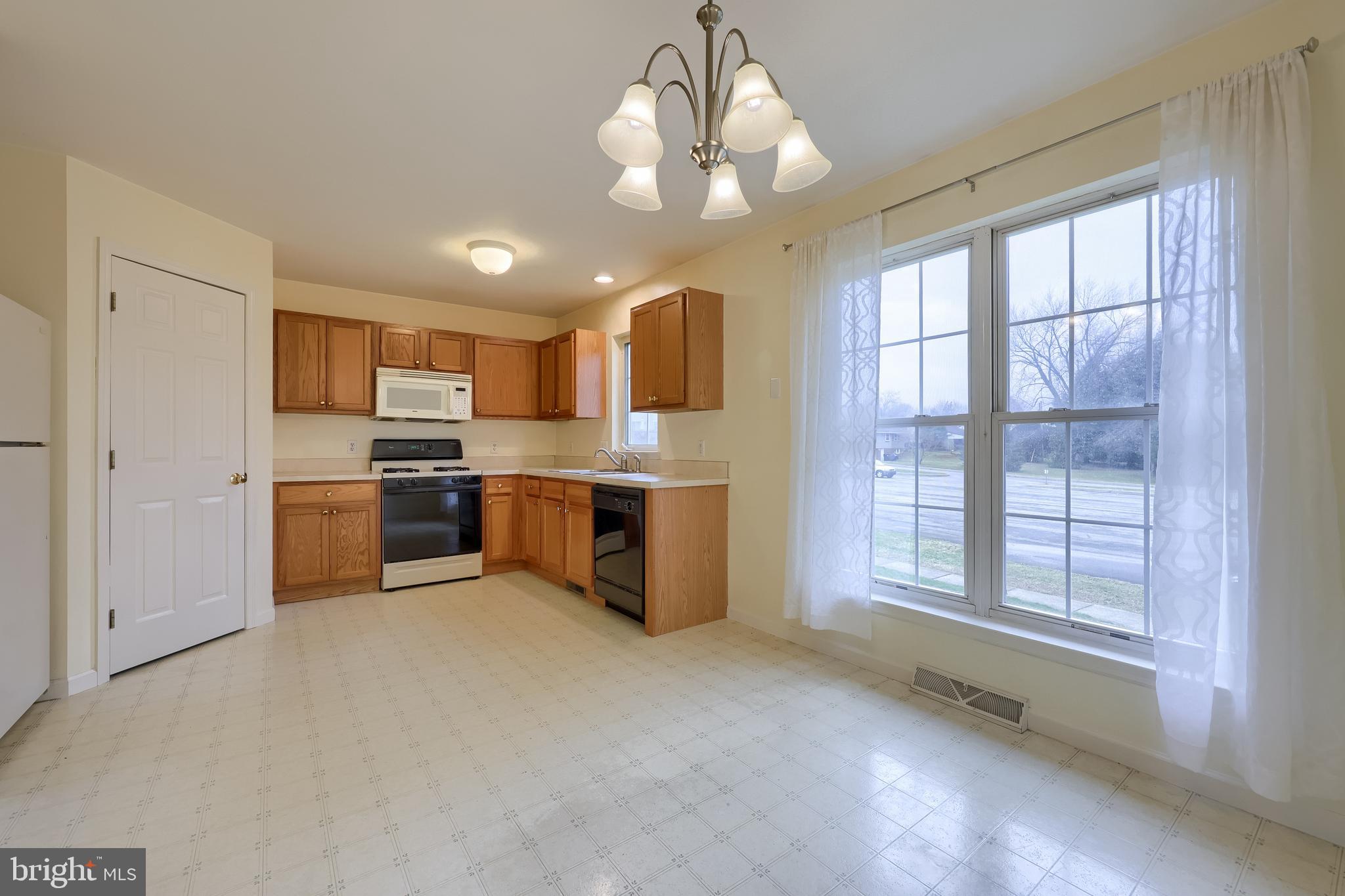 HAMPTON CHASE - Residential