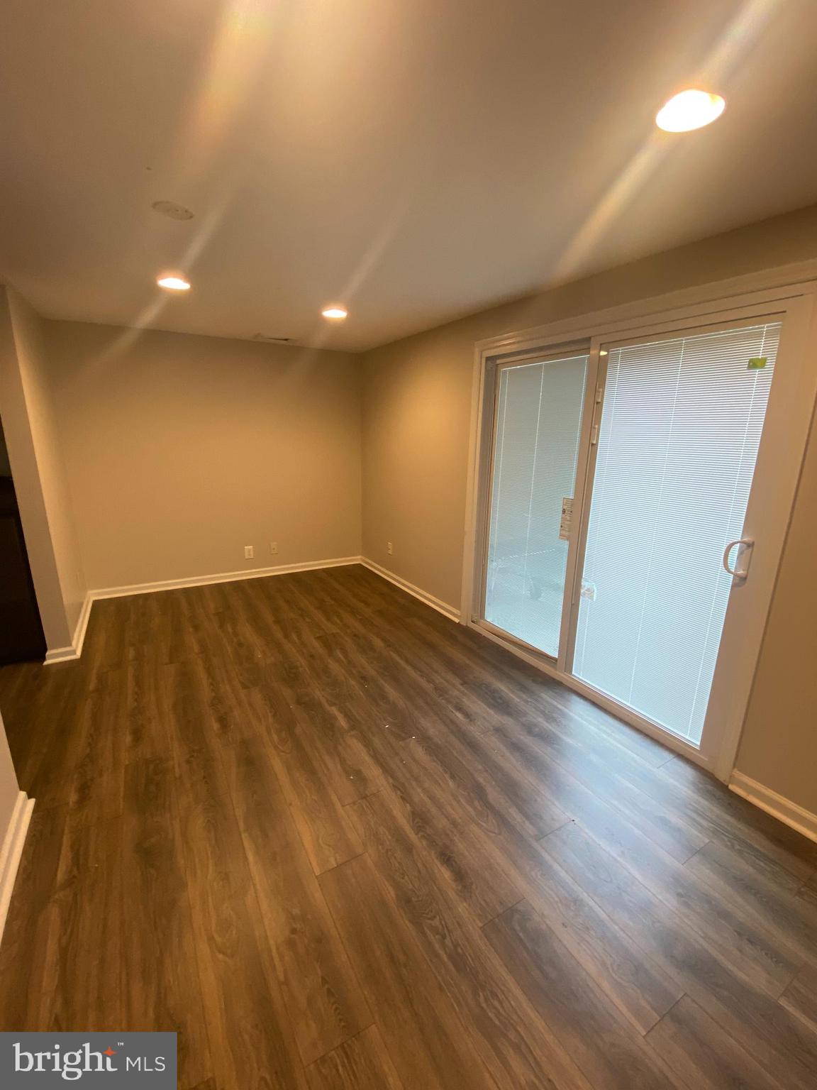 HARFORD SQUARE - Residential Lease