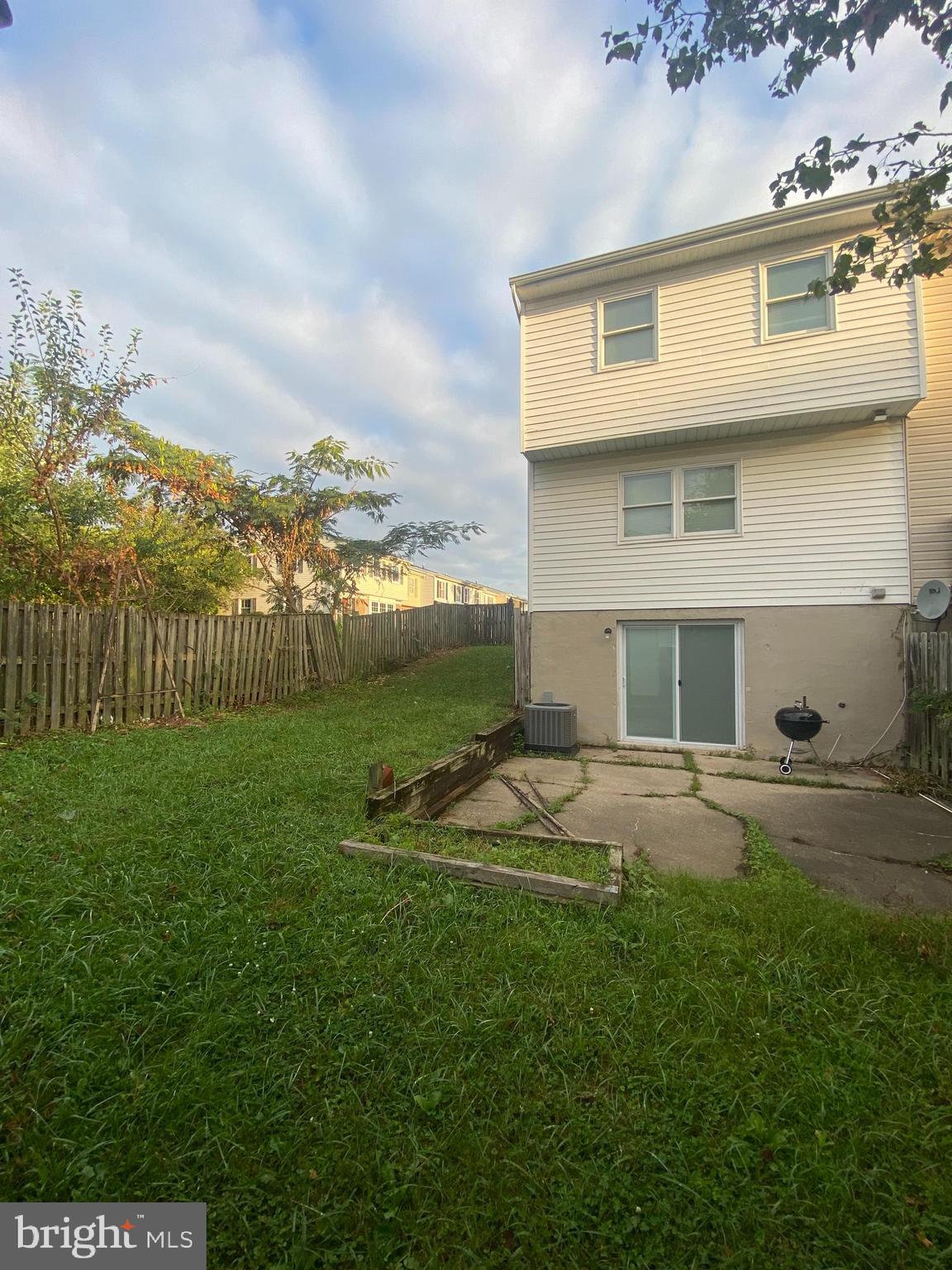 1517 HARFORD SQUARE DRIVE