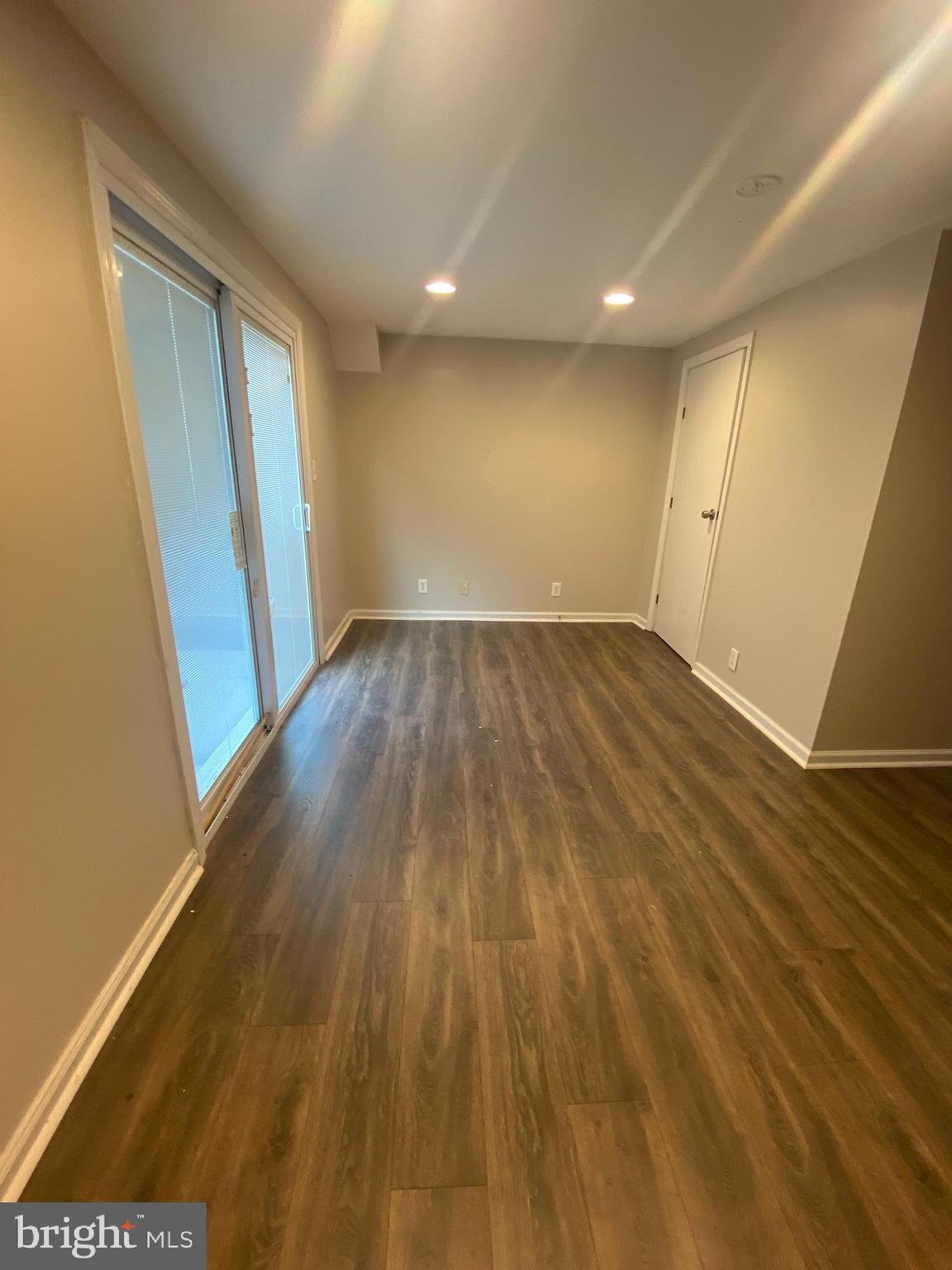 HARFORD SQUARE - Residential Lease