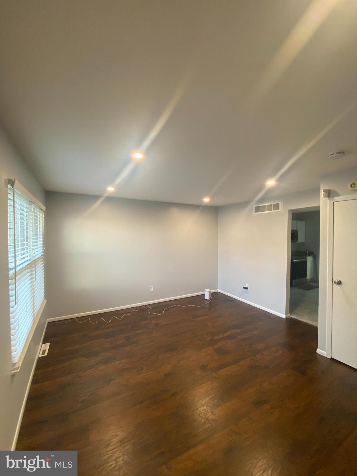 1517 HARFORD SQUARE DRIVE