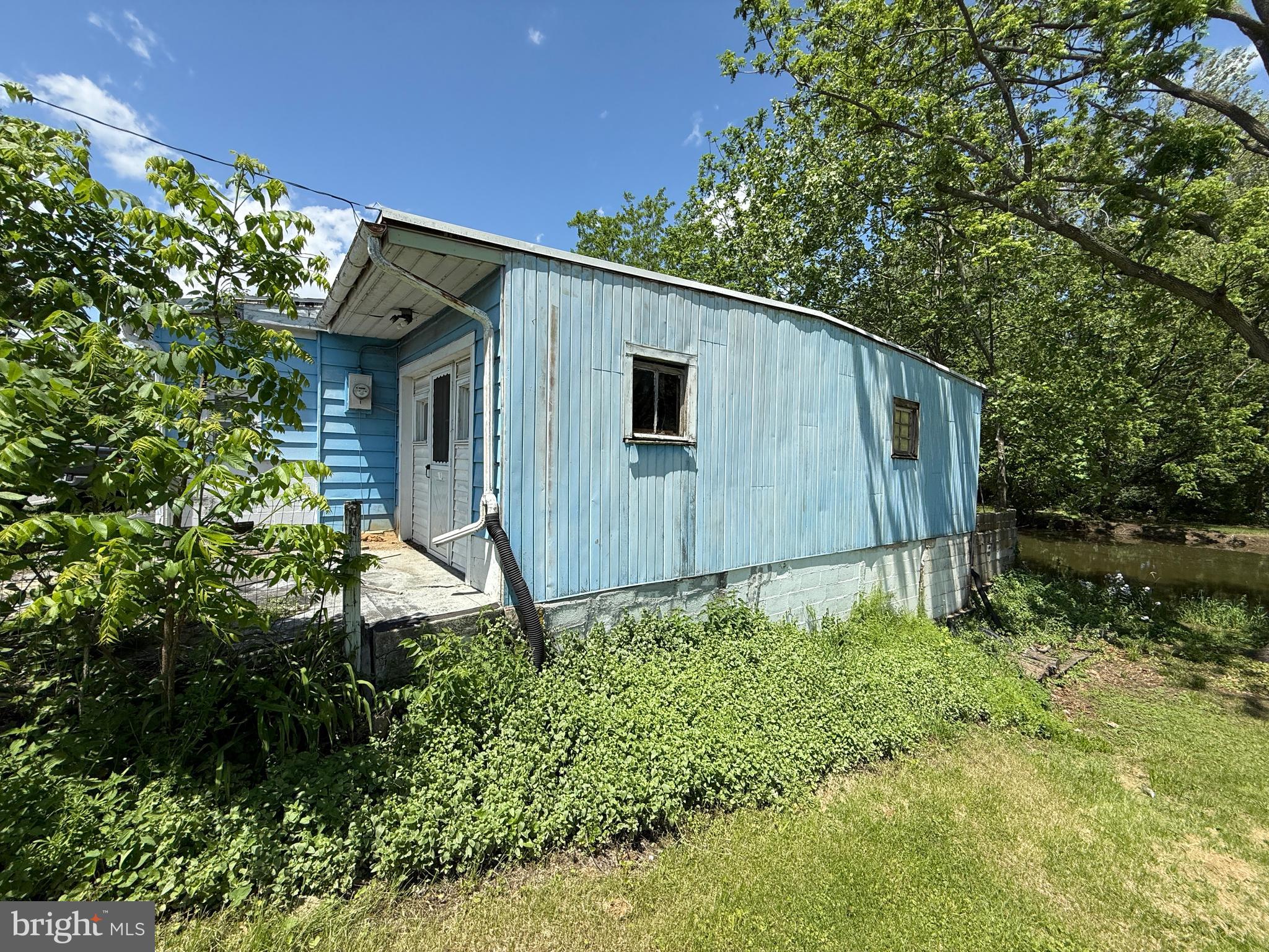 647 S CHIQUES ROAD