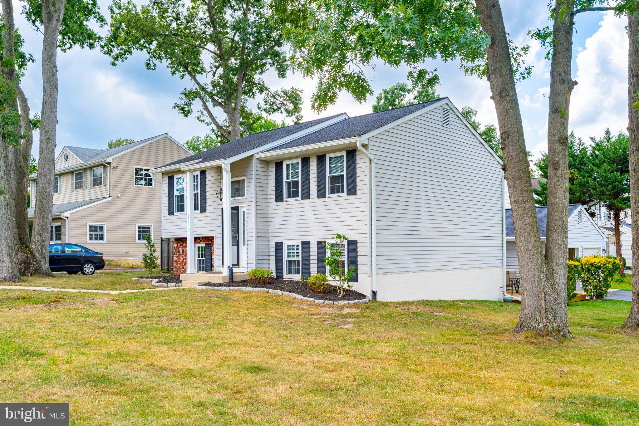 9300 N LAUREL ROAD