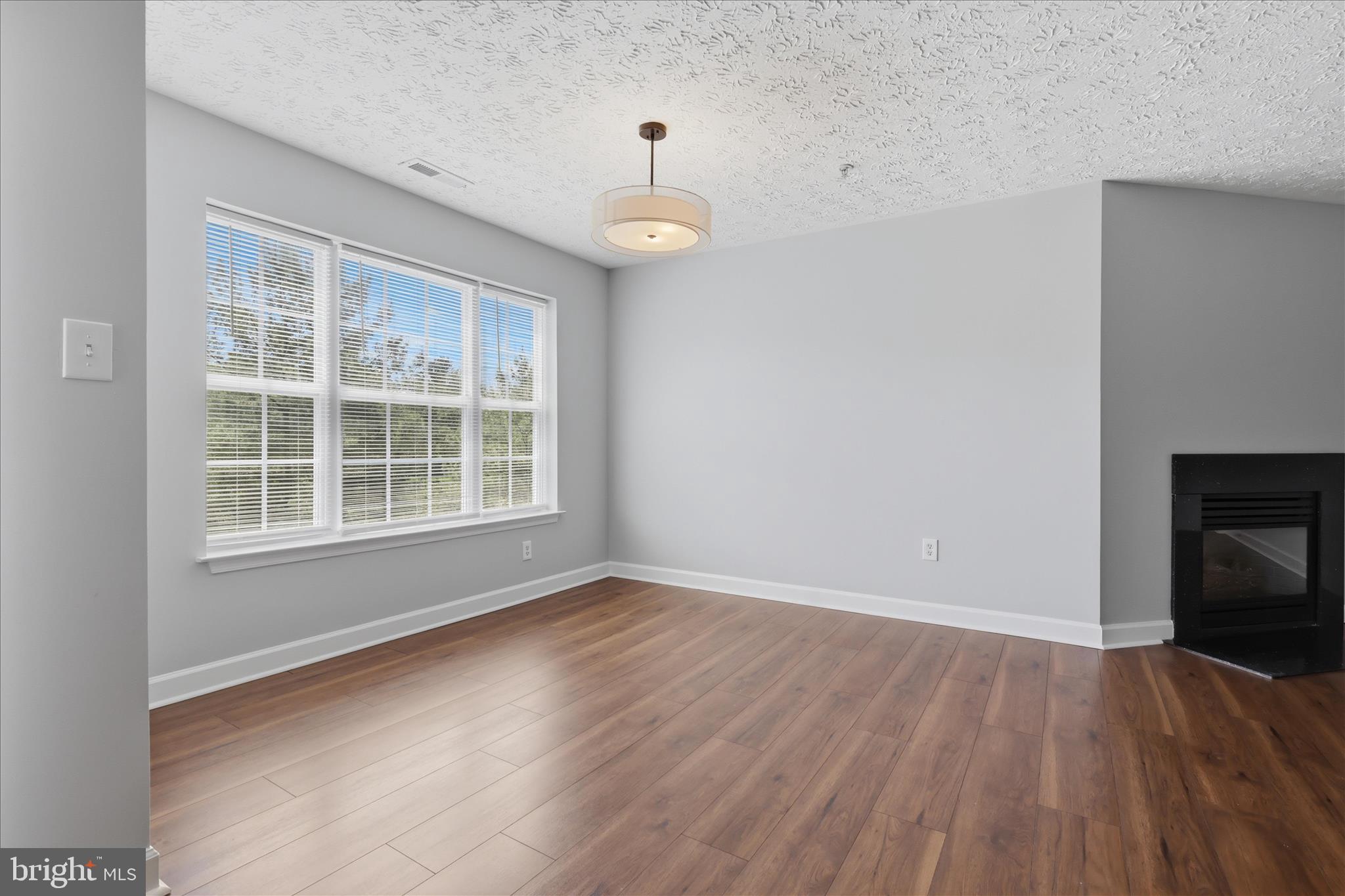 SPRING RIDGE - Residential