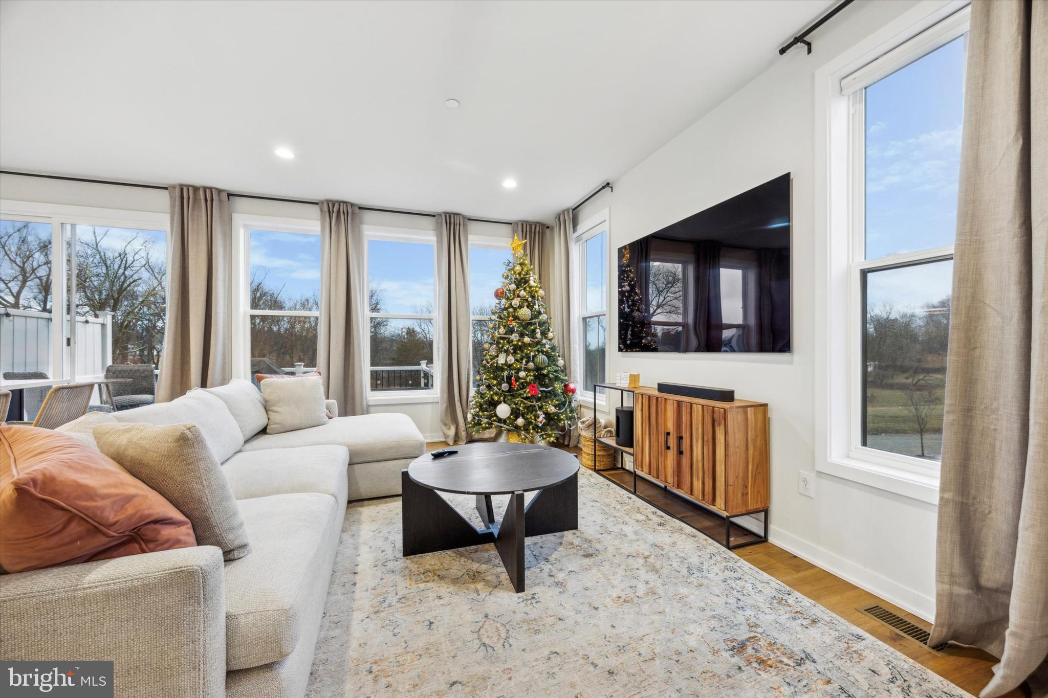 RESERVE AT CENTER SQUARE - Residential