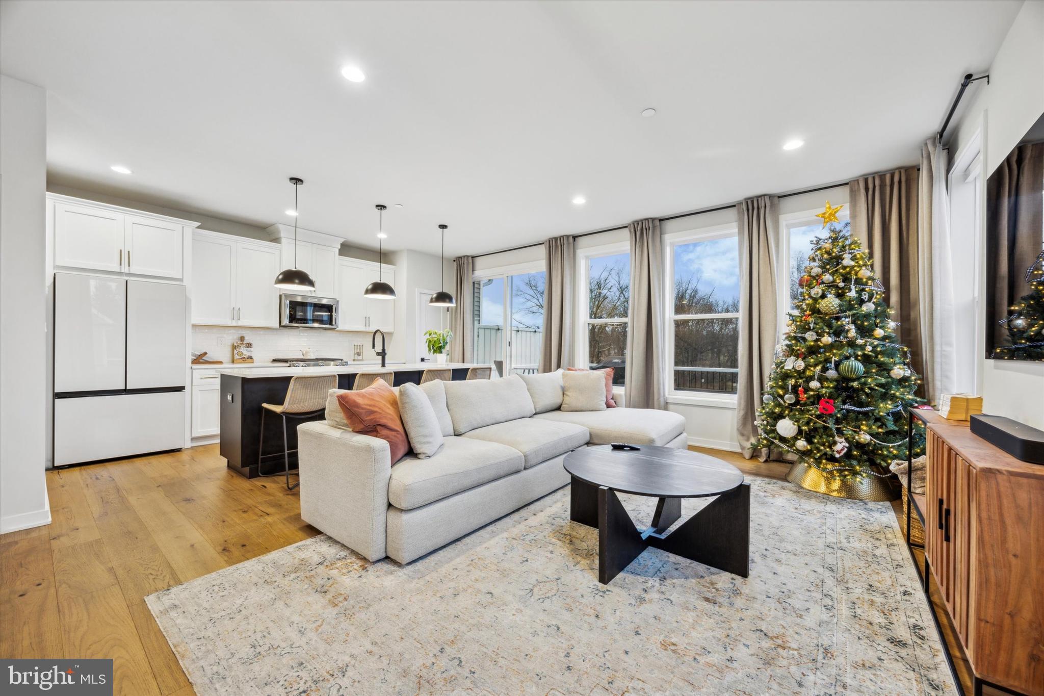 RESERVE AT CENTER SQUARE - Residential