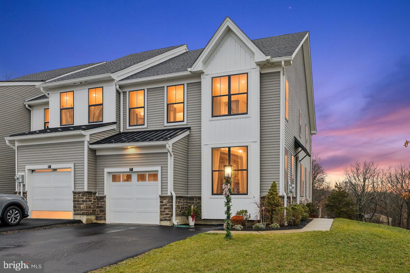 RESERVE AT CENTER SQUARE - Residential