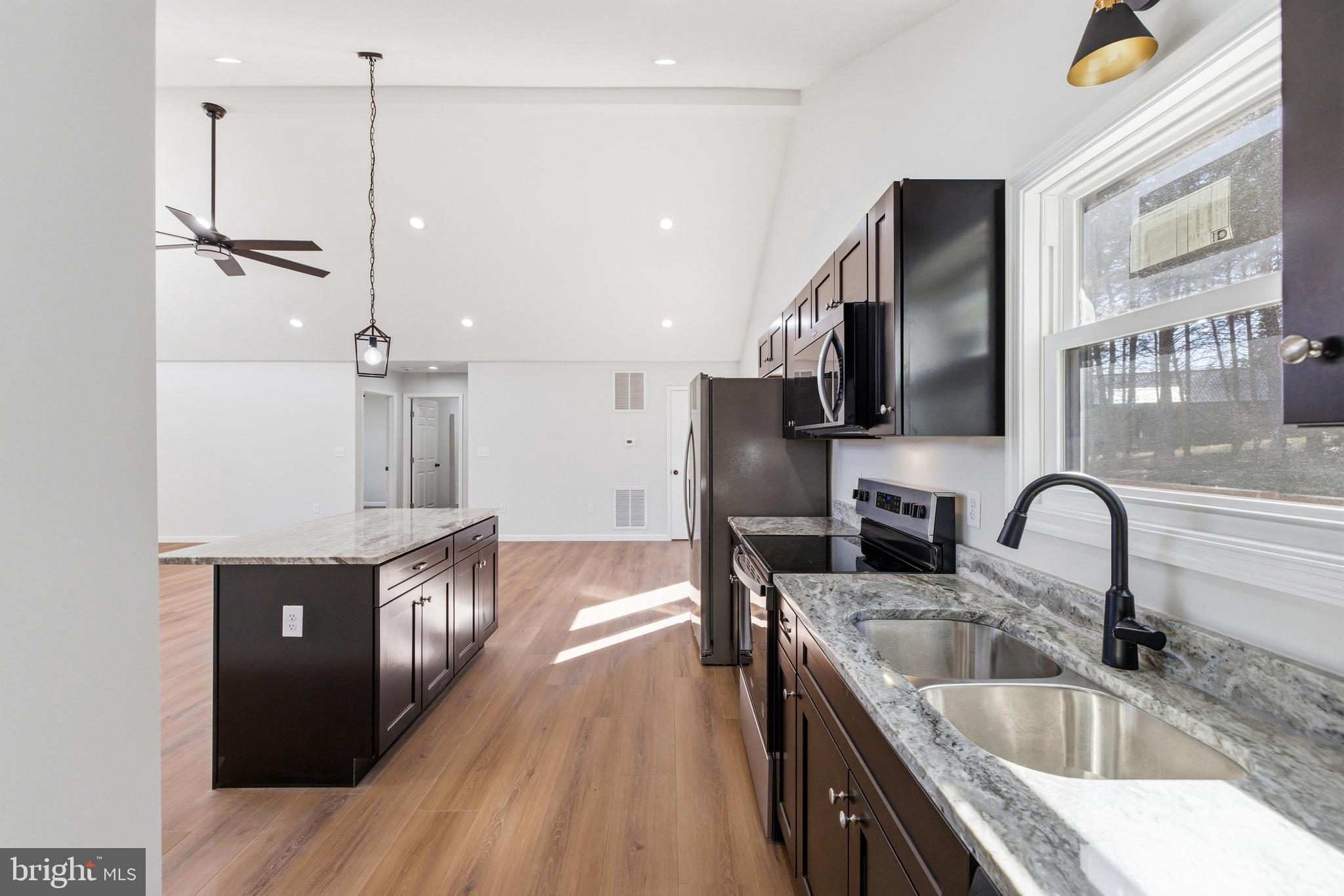 MOUNTAIN VIEW - Residential