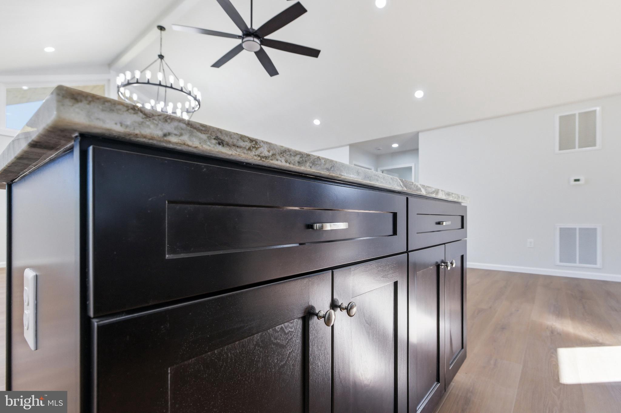 MOUNTAIN VIEW - Residential