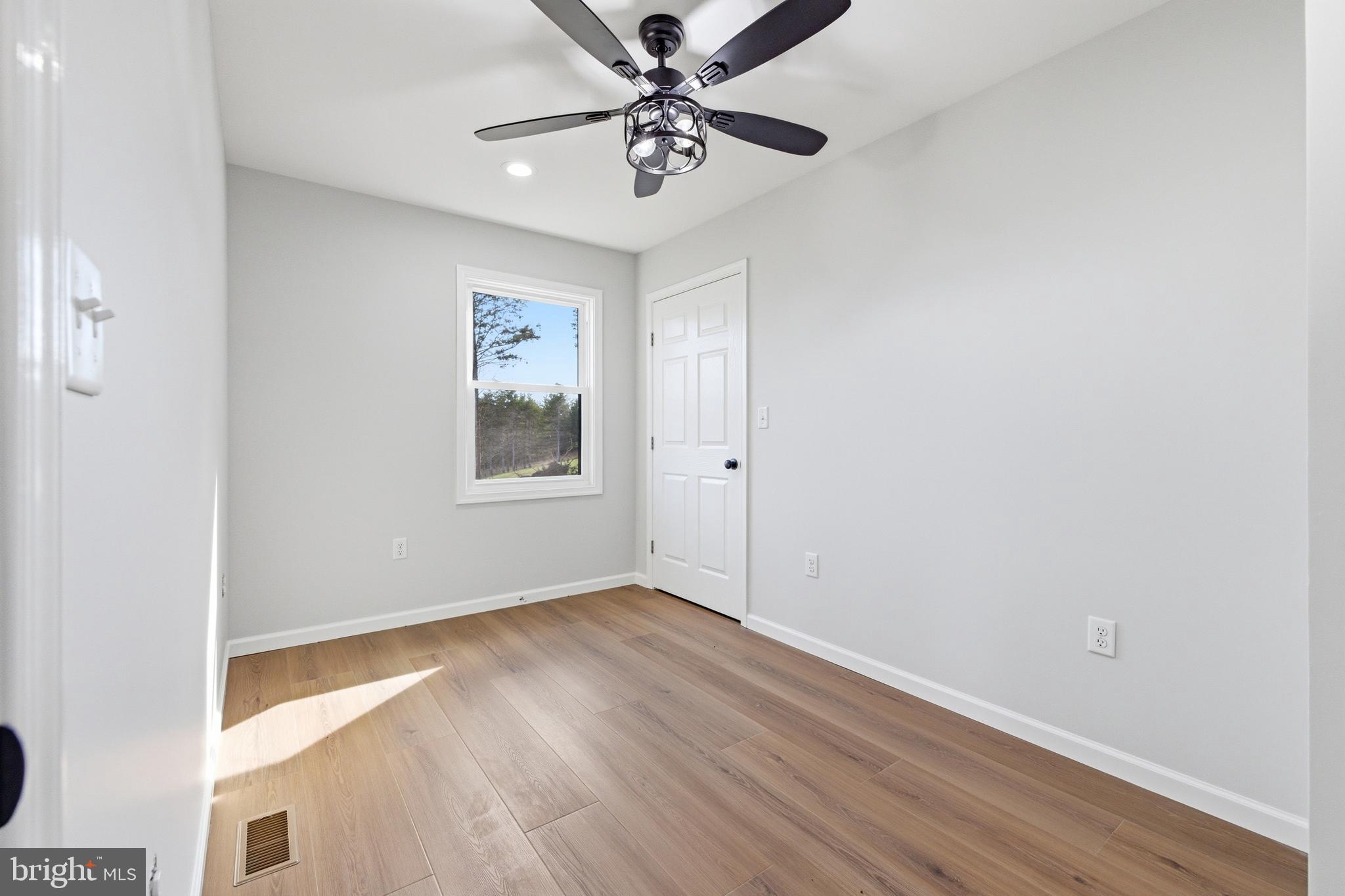 MOUNTAIN VIEW - Residential