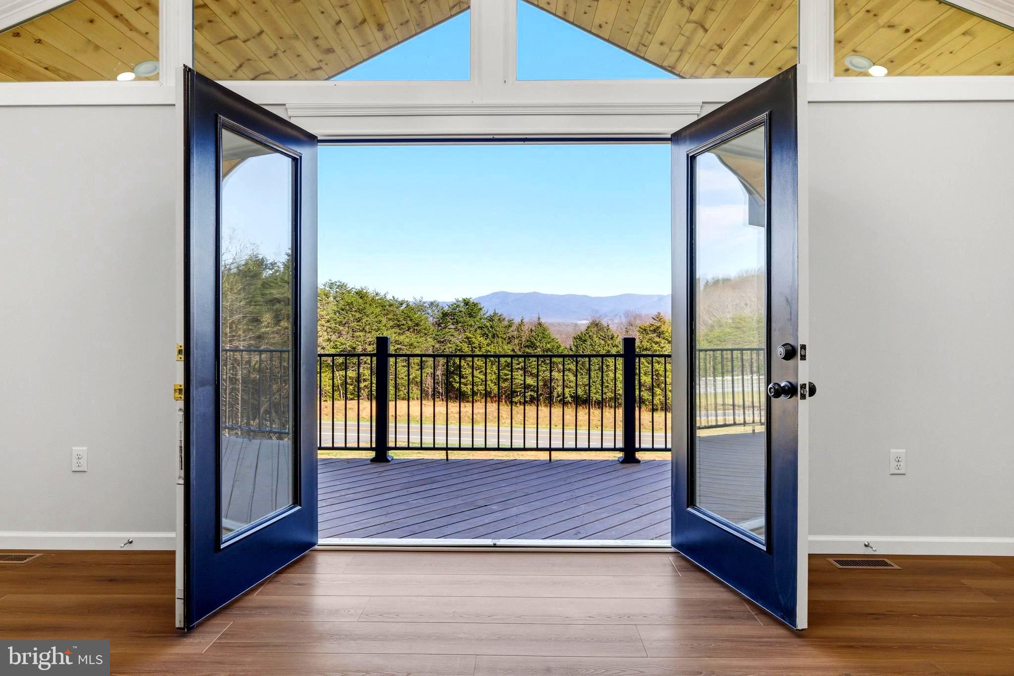 MOUNTAIN VIEW - Residential