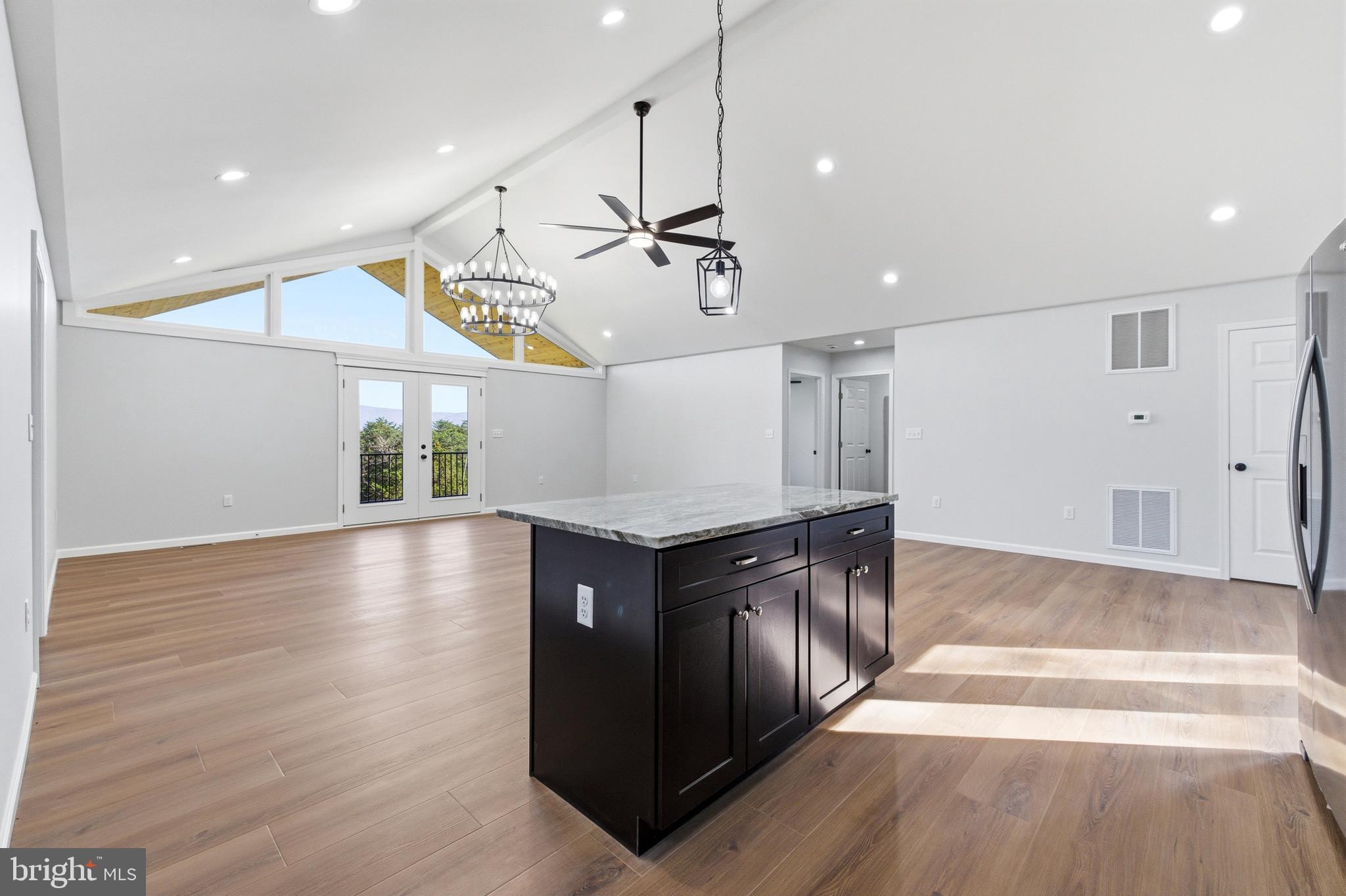 MOUNTAIN VIEW - Residential