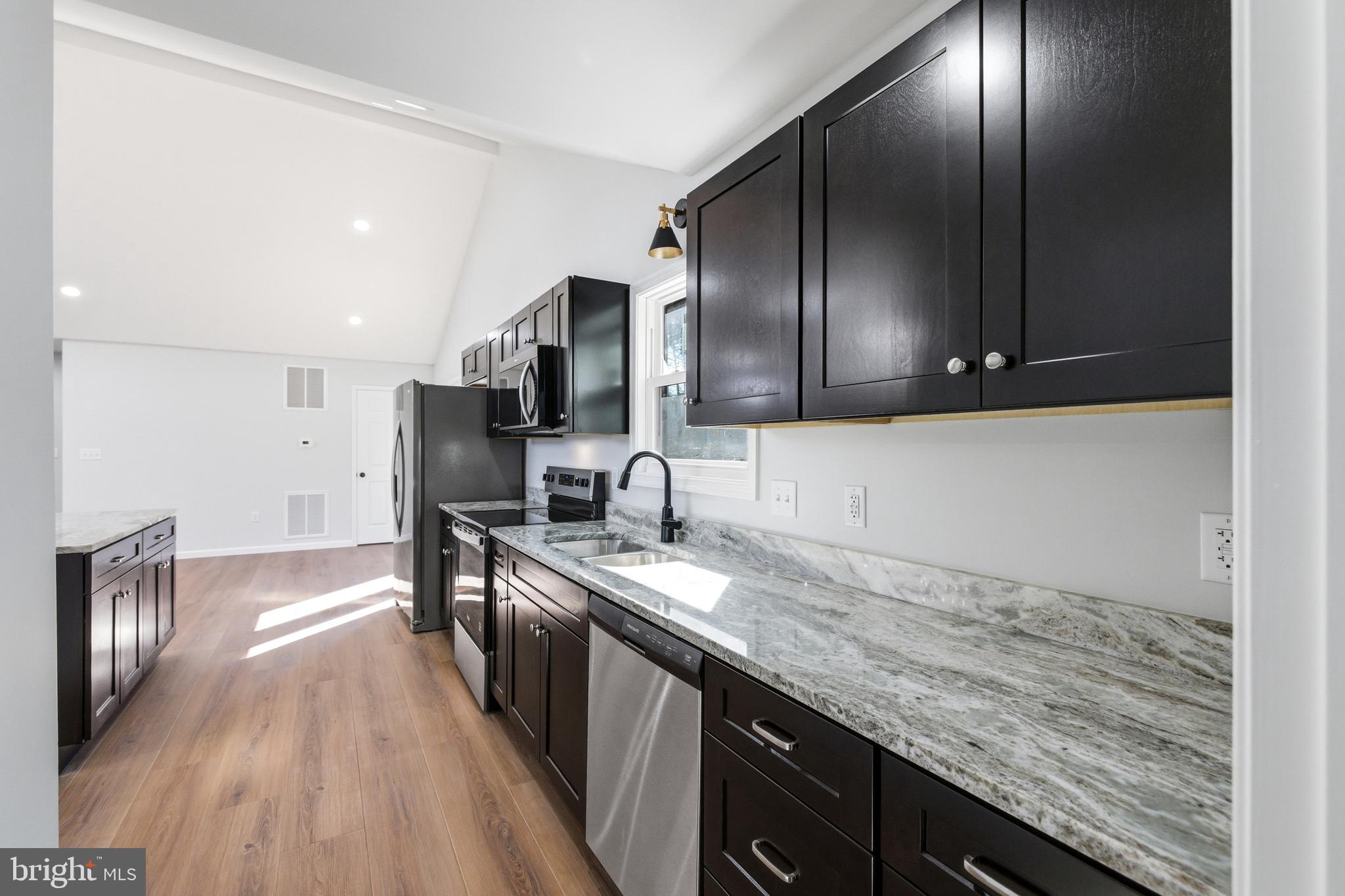 MOUNTAIN VIEW - Residential