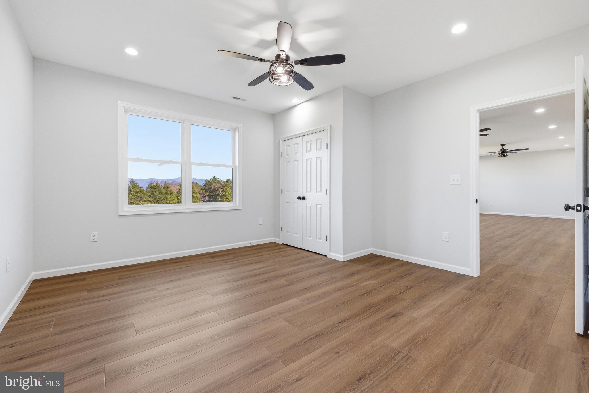 MOUNTAIN VIEW - Residential