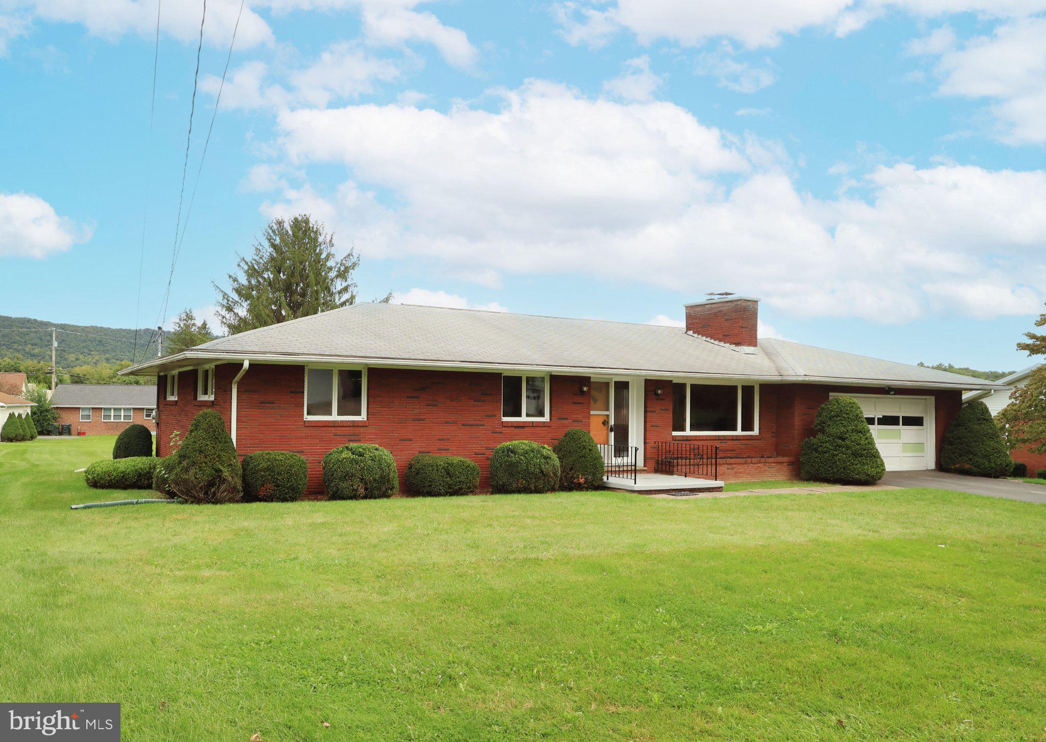 1185 CENTRE STREET