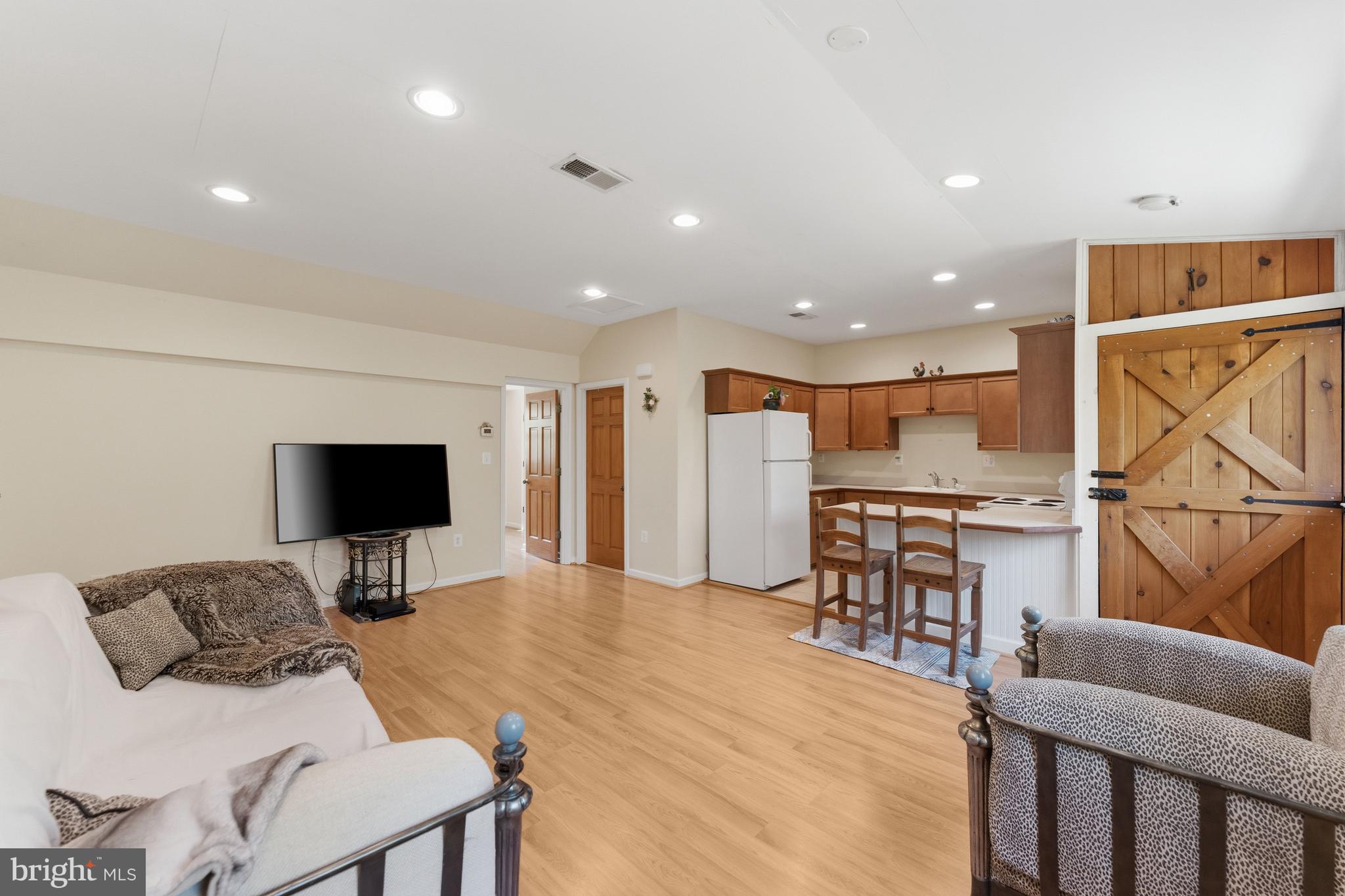 MIDDLEBURG - Residential