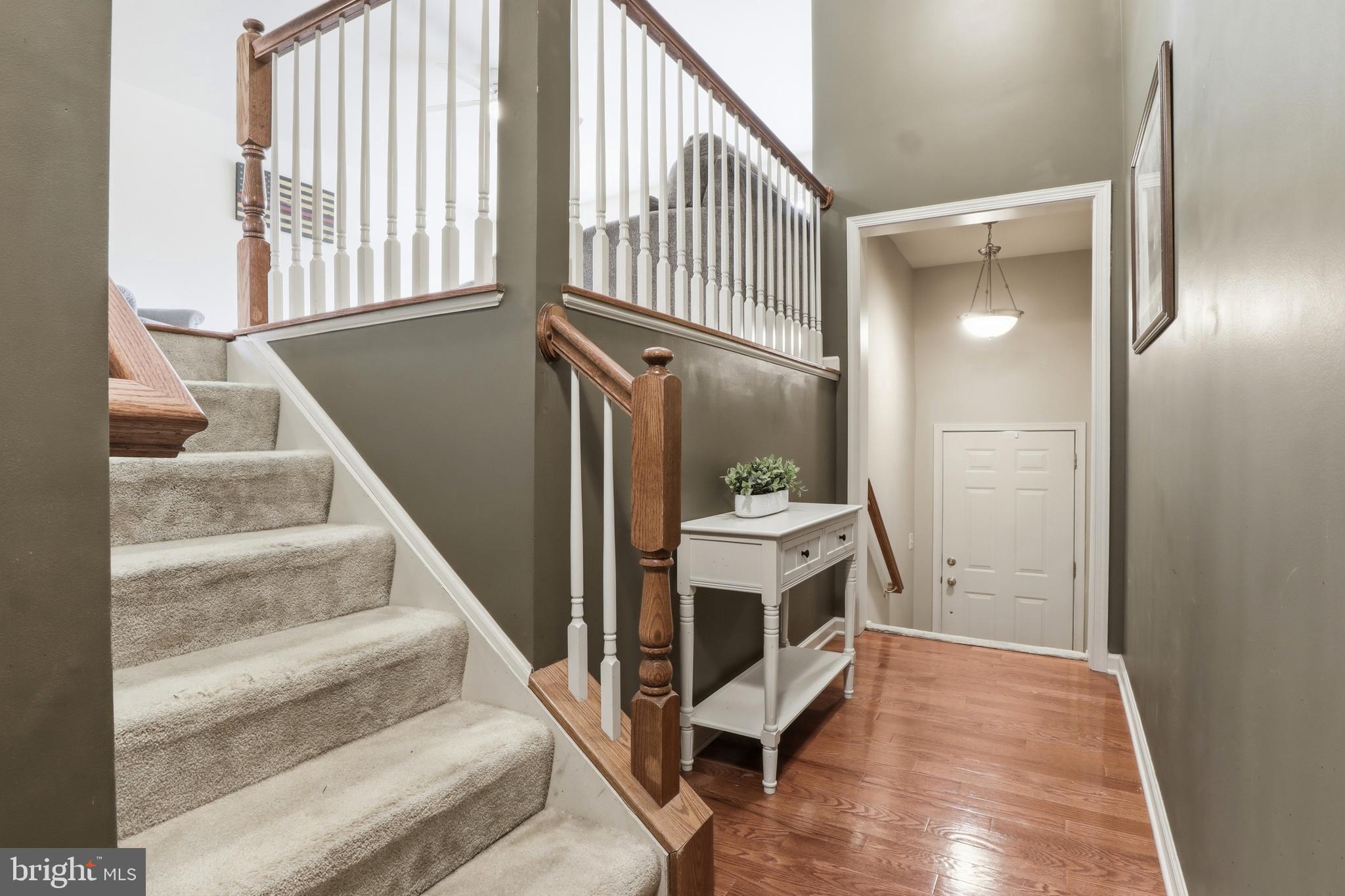 555 MEADOW CROFT CIRCLE