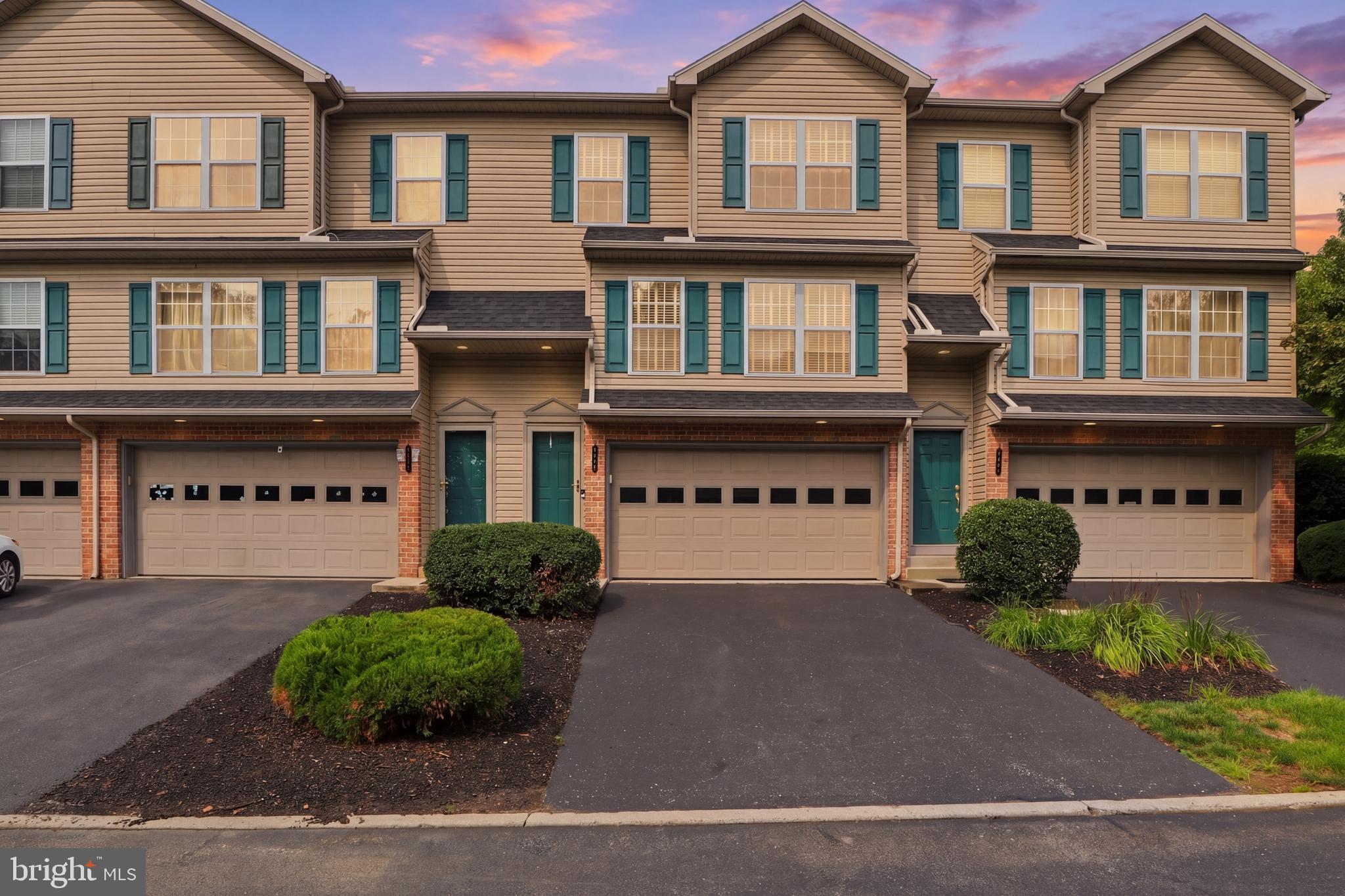 555 MEADOW CROFT CIRCLE
