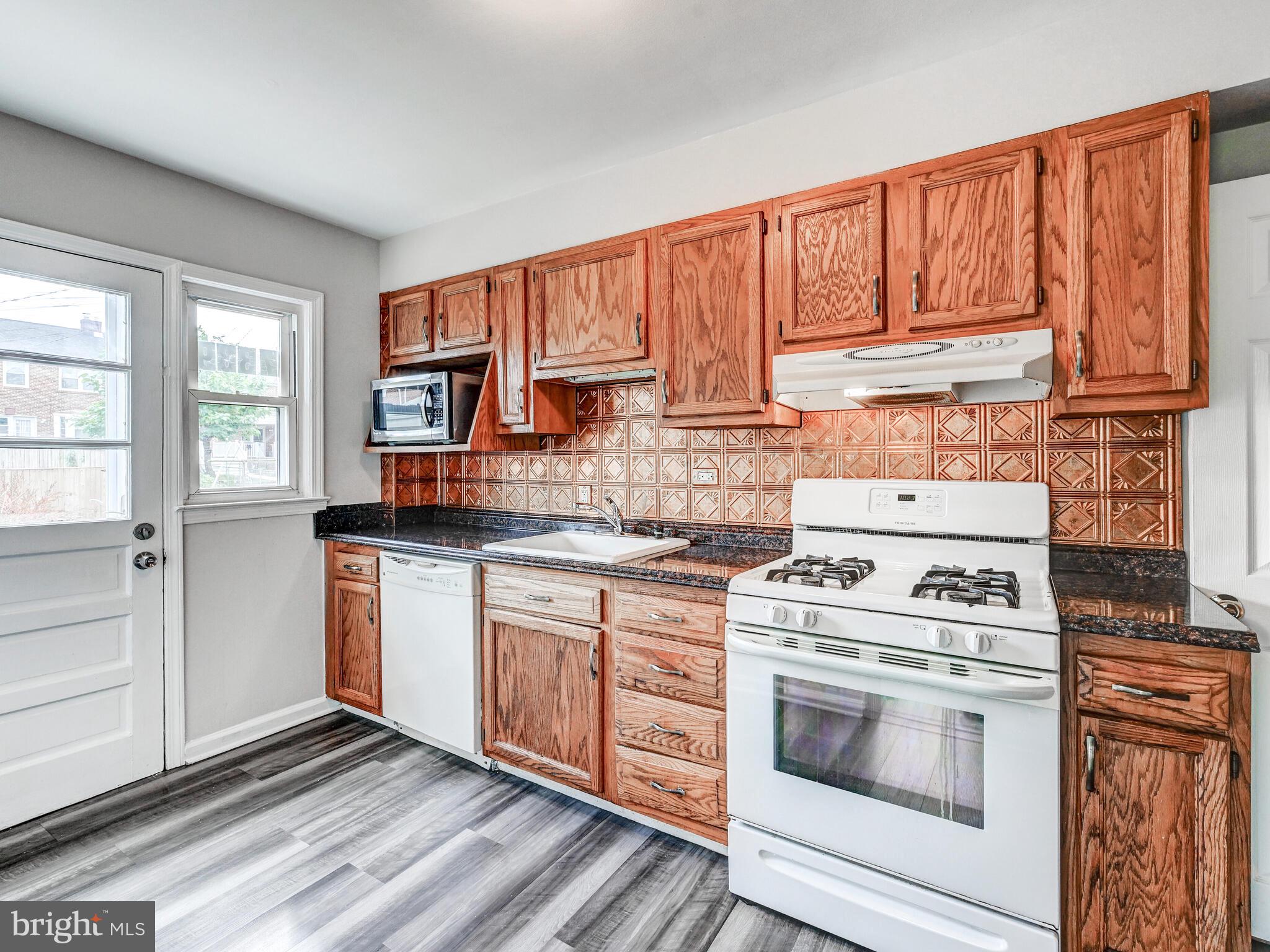EASTWOOD - Residential