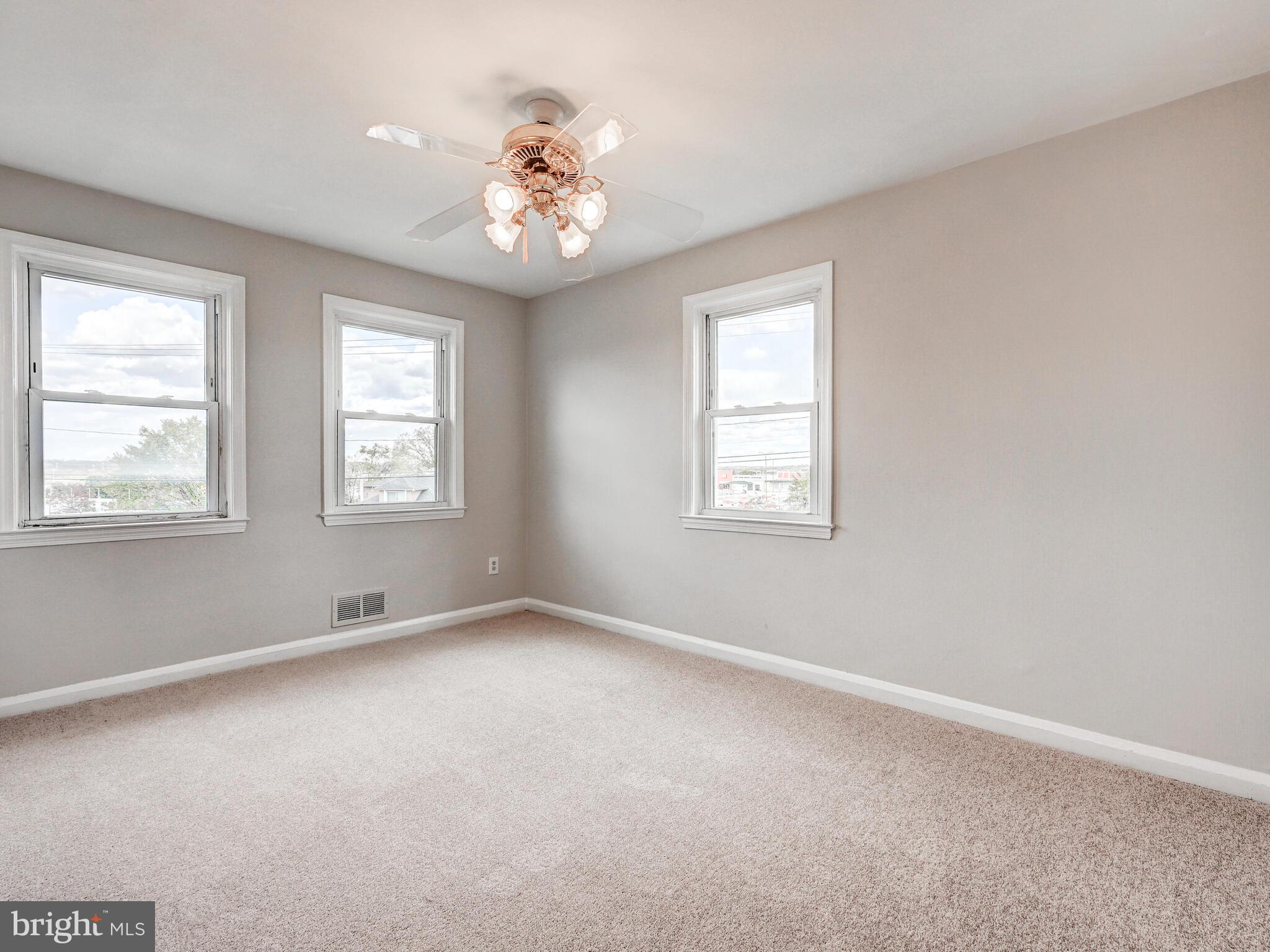 EASTWOOD - Residential