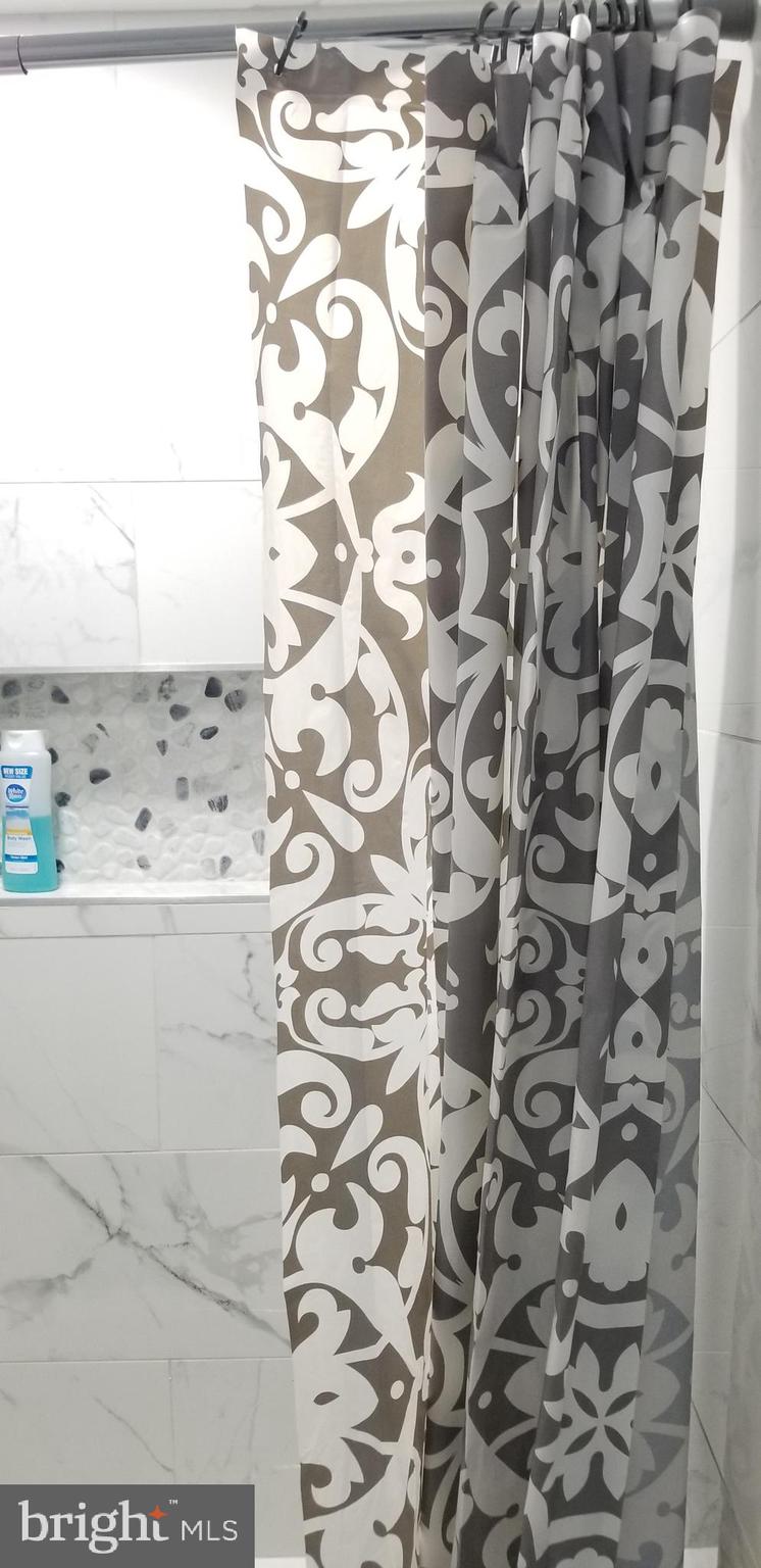 GREENWOOD FOREST - Residential Lease