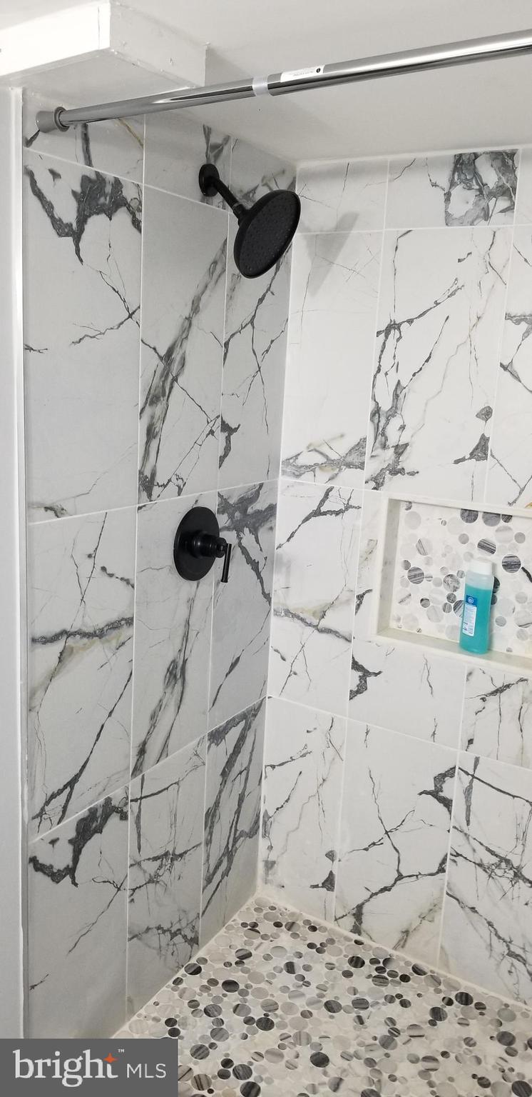 GREENWOOD FOREST - Residential Lease