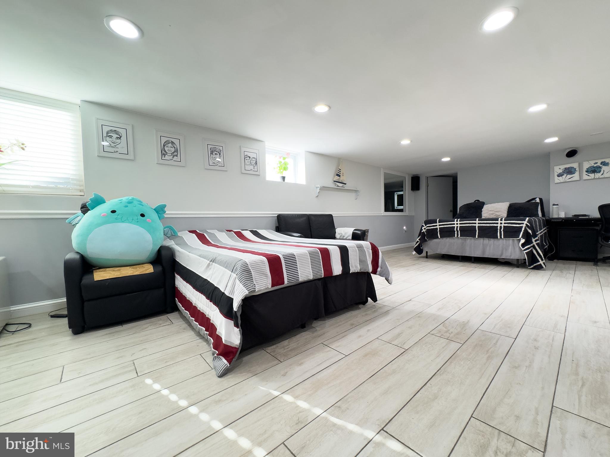 COLMAR MANOR - Residential