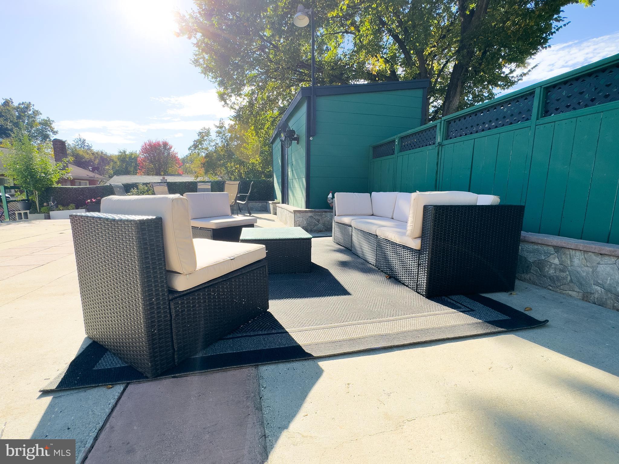 COLMAR MANOR - Residential