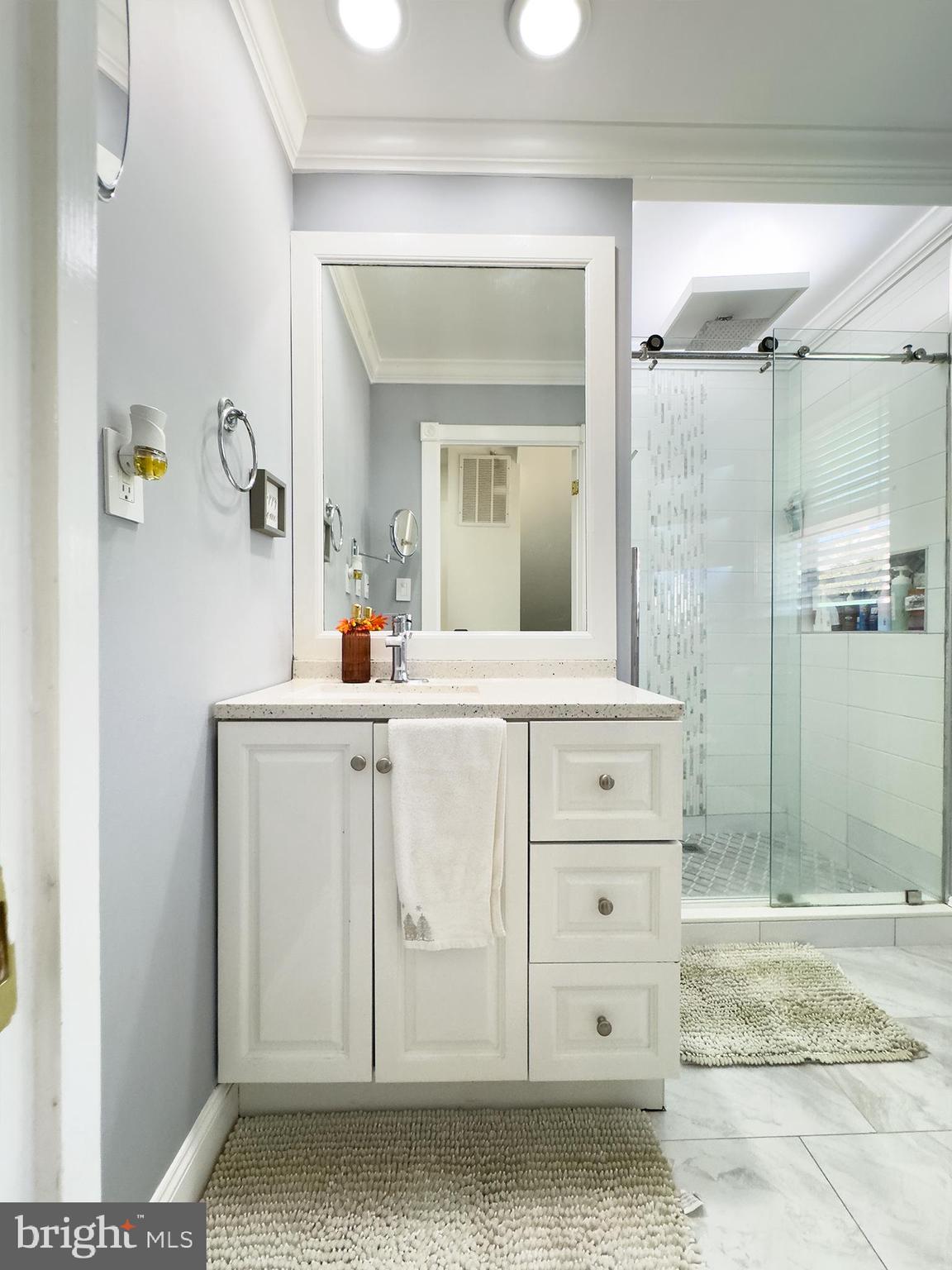 COLMAR MANOR - Residential