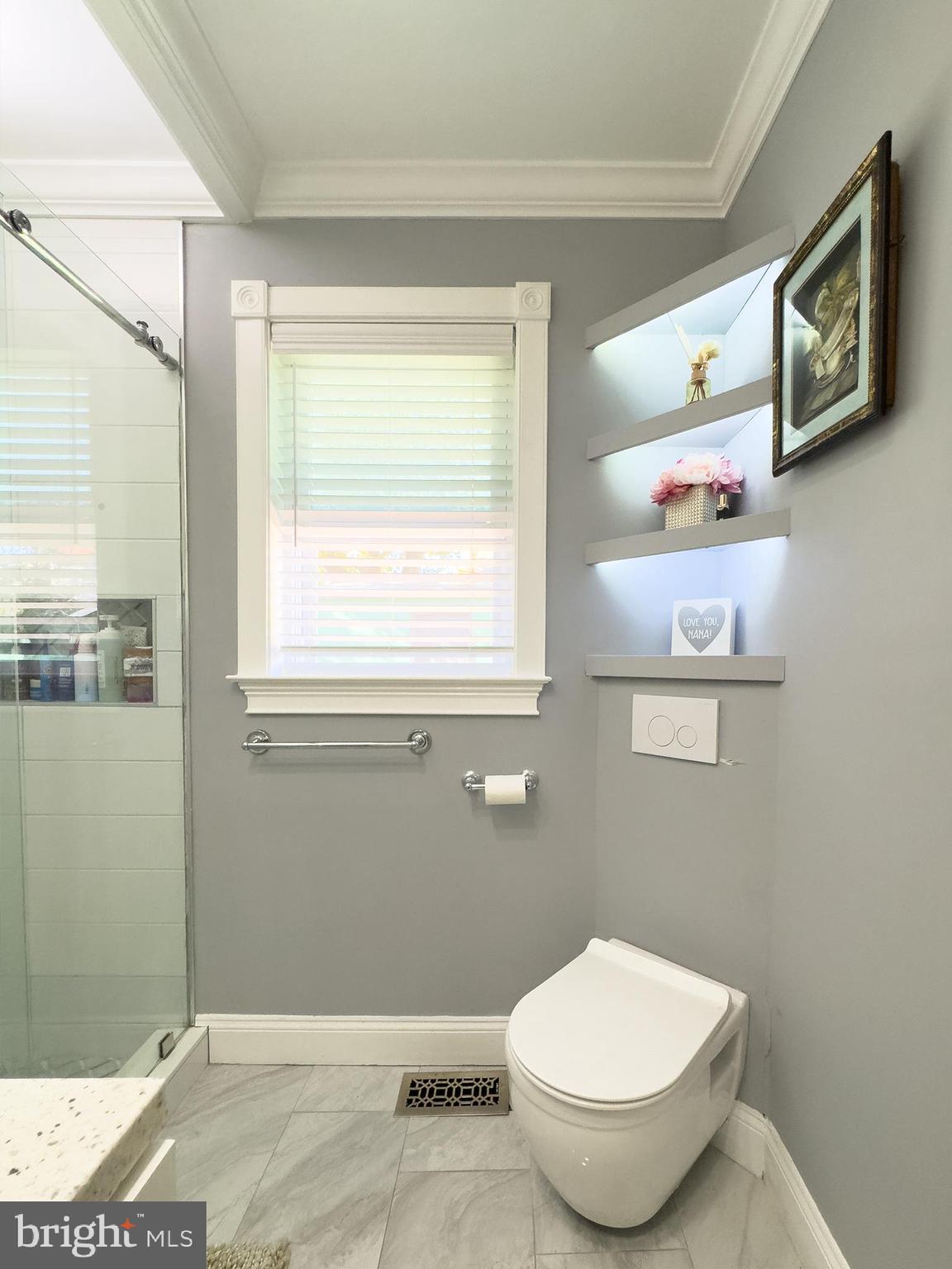 COLMAR MANOR - Residential