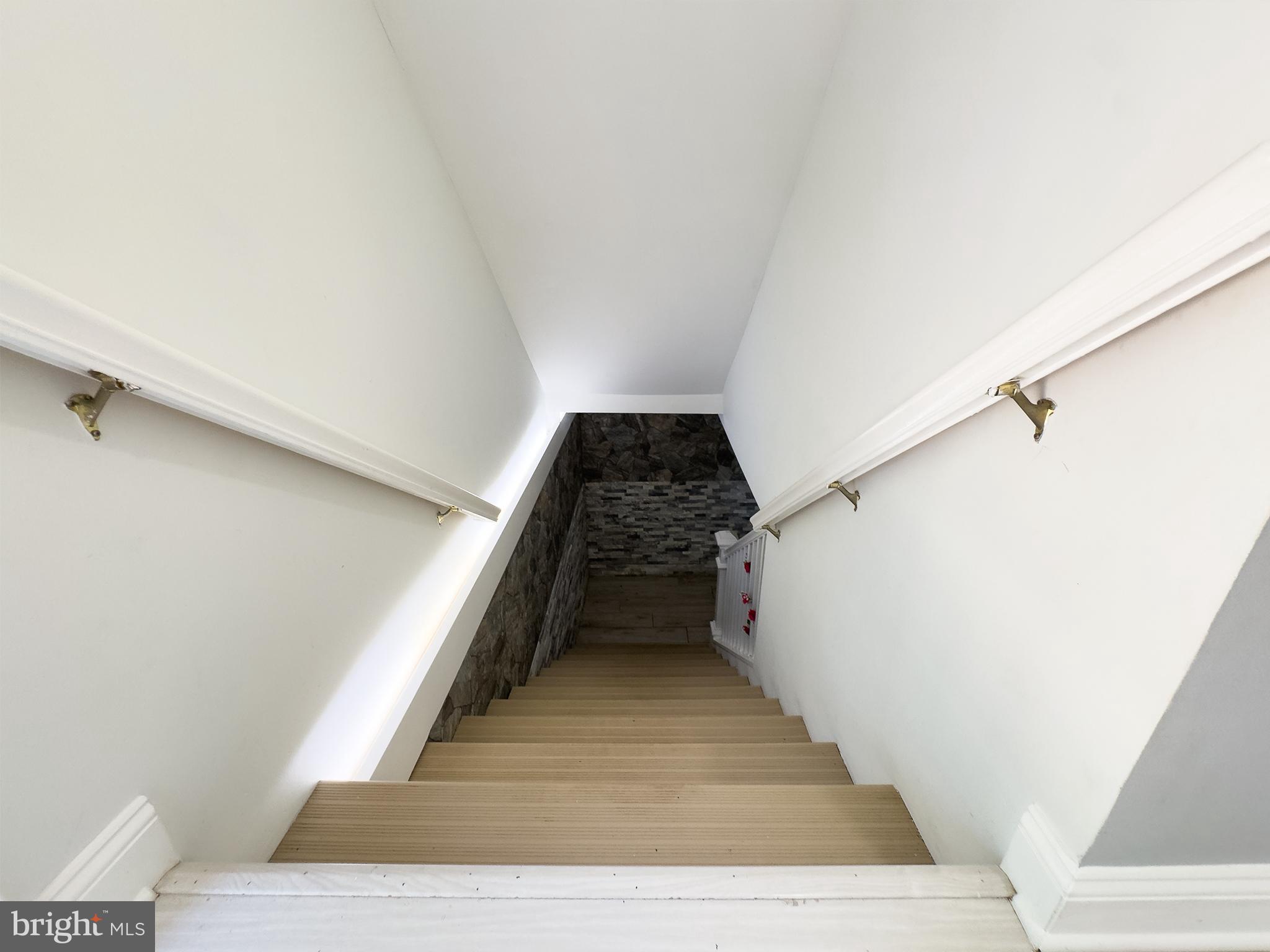 COLMAR MANOR - Residential